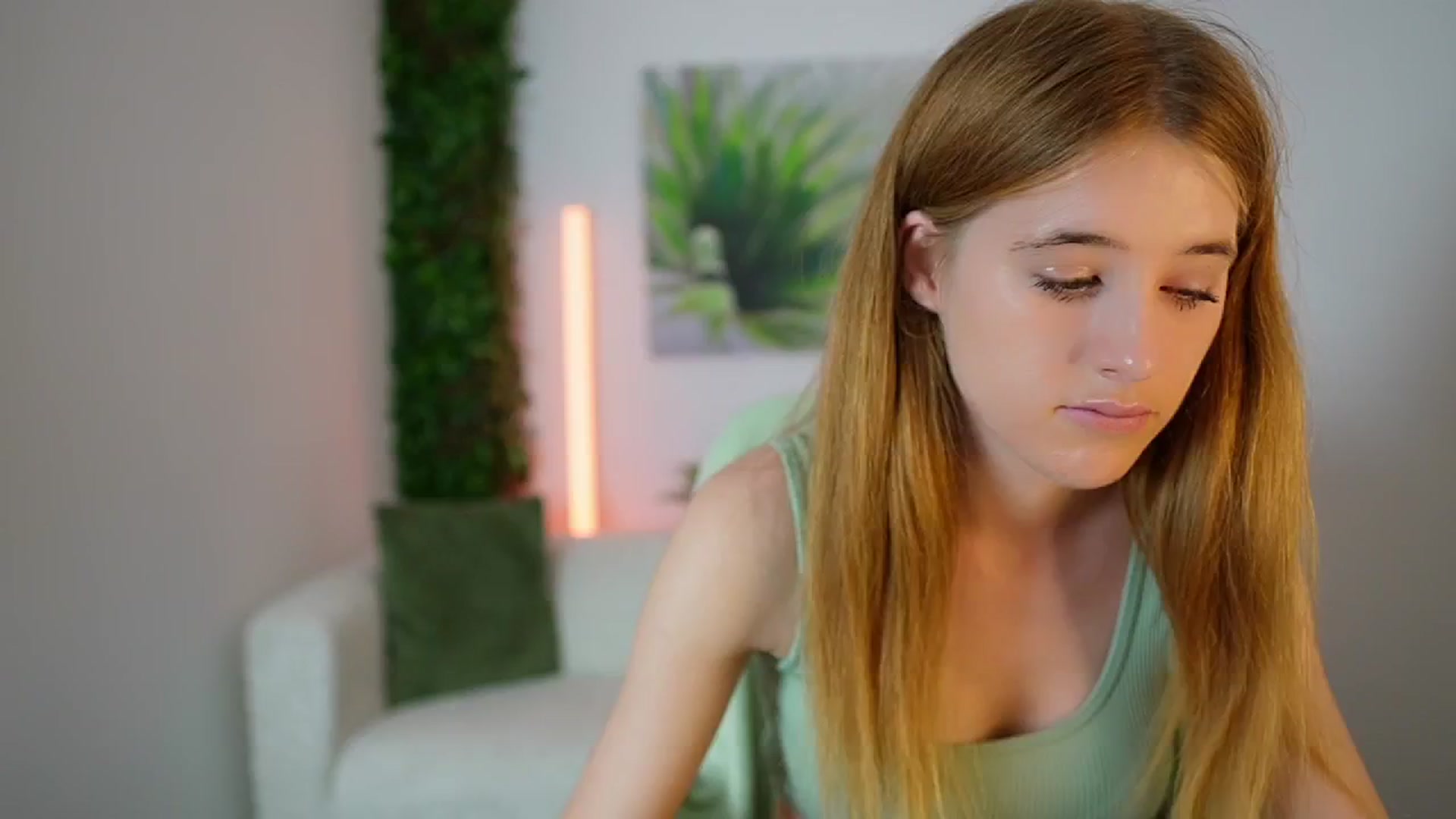 Gallery image thumbnail from Monika_Dee's myfreecams stream on, 08/13/2024, 17:01 image 15 of 20