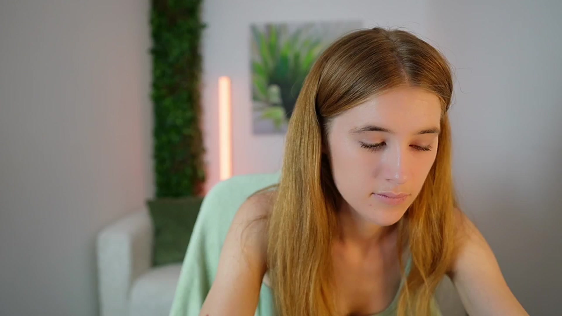 Gallery image thumbnail from Monika_Dee's myfreecams stream on, 08/21/2024, 16:52 image 1 of 20