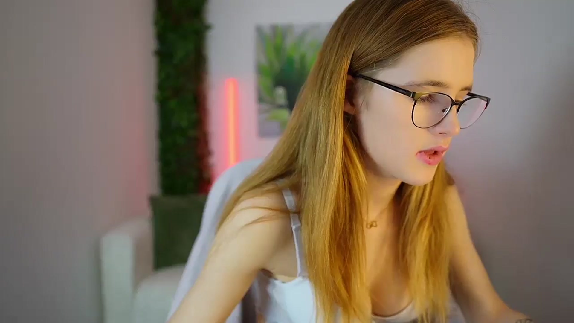 Gallery image thumbnail from Monika_Dee's myfreecams stream on, 11/26/2024, 16:56 image 14 of 20
