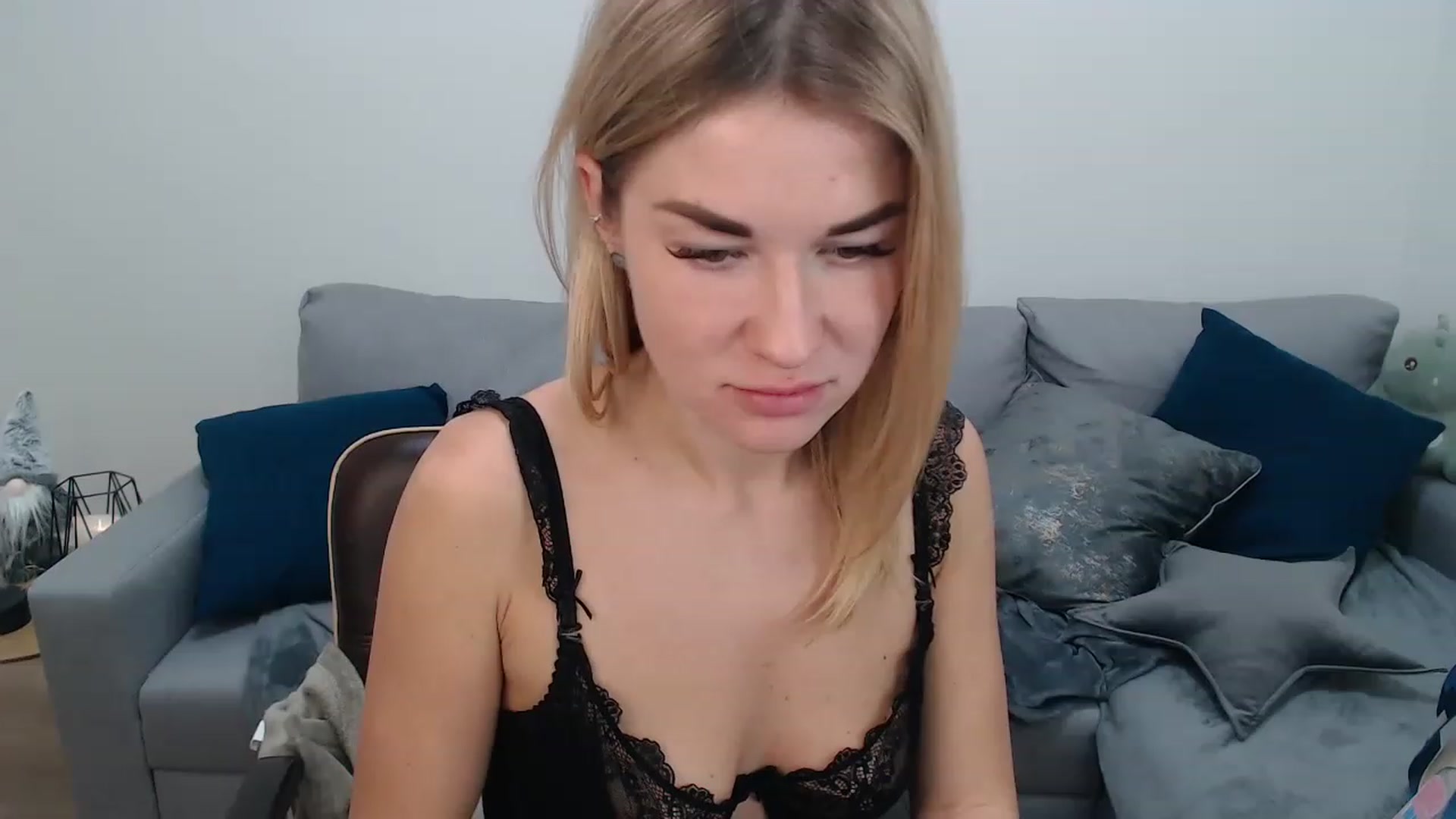 Gallery image thumbnail from Monika_Silver's myfreecams stream on, 12/04/2022, 17:25 image 19 of 20