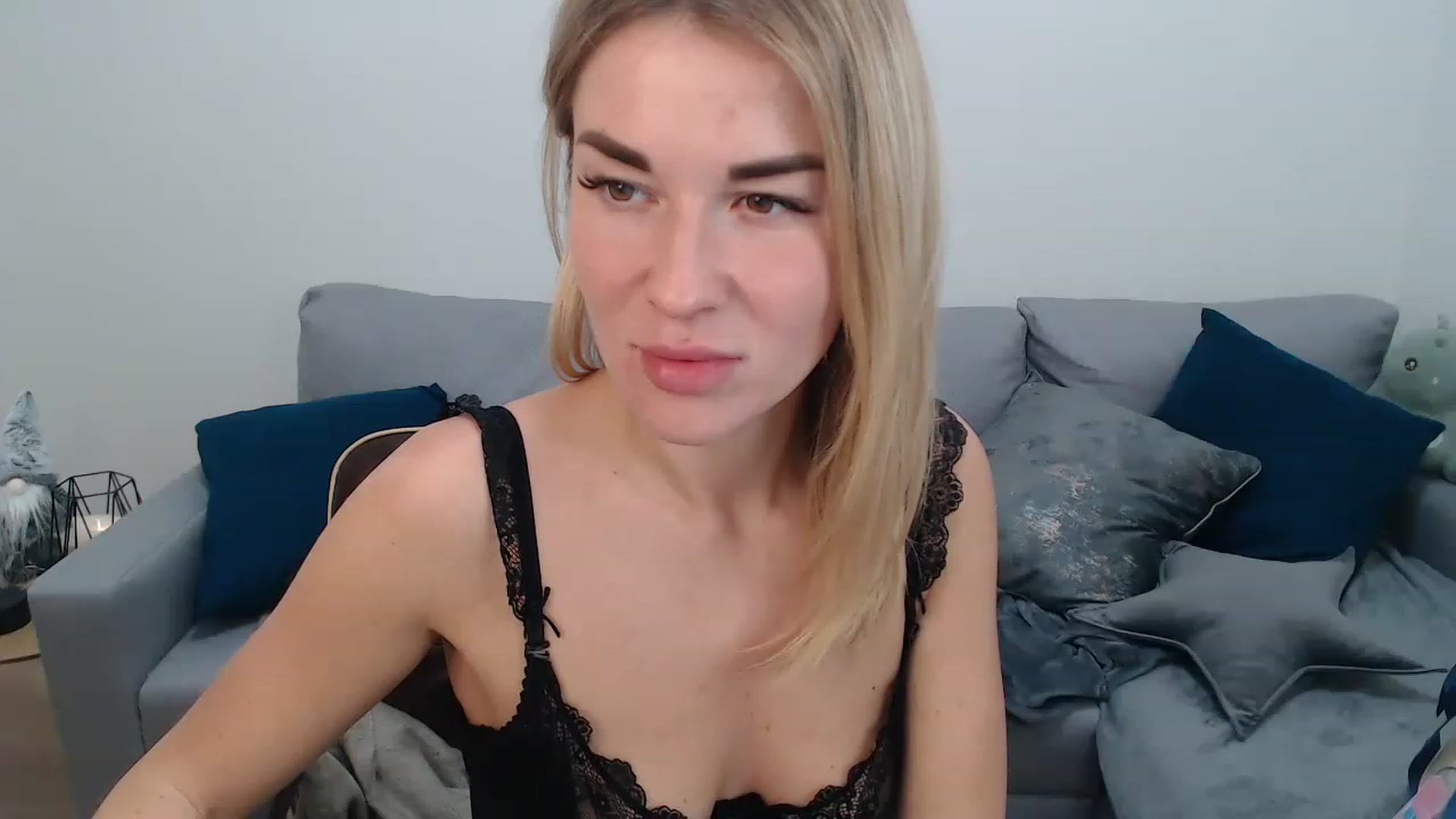 Gallery image thumbnail from Monika_Silver's myfreecams stream on, 12/04/2022, 17:25 image 18 of 20