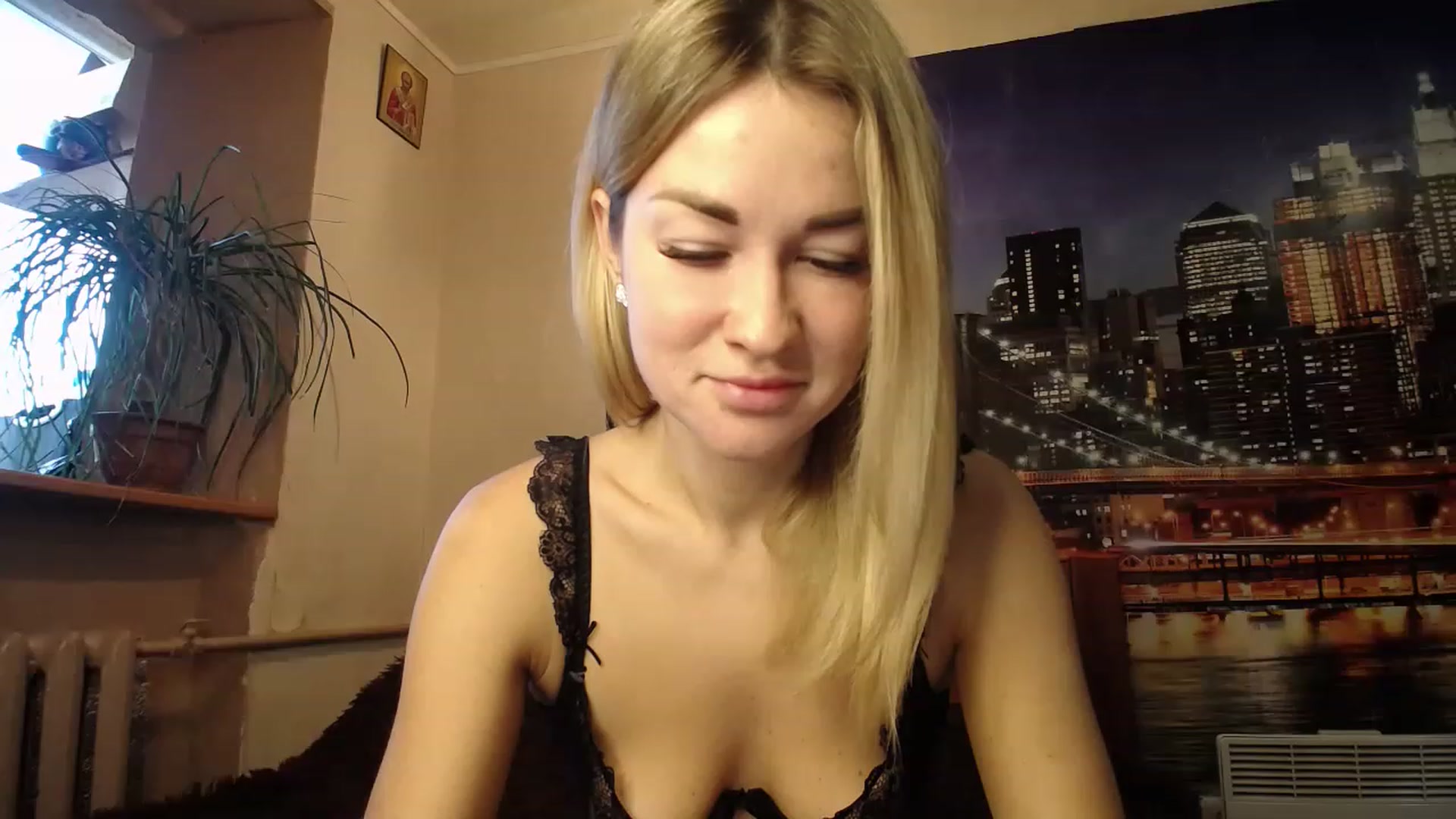 Gallery image thumbnail from Monika_Silver's myfreecams stream on, 12/19/2022, 13:25 image 4 of 20