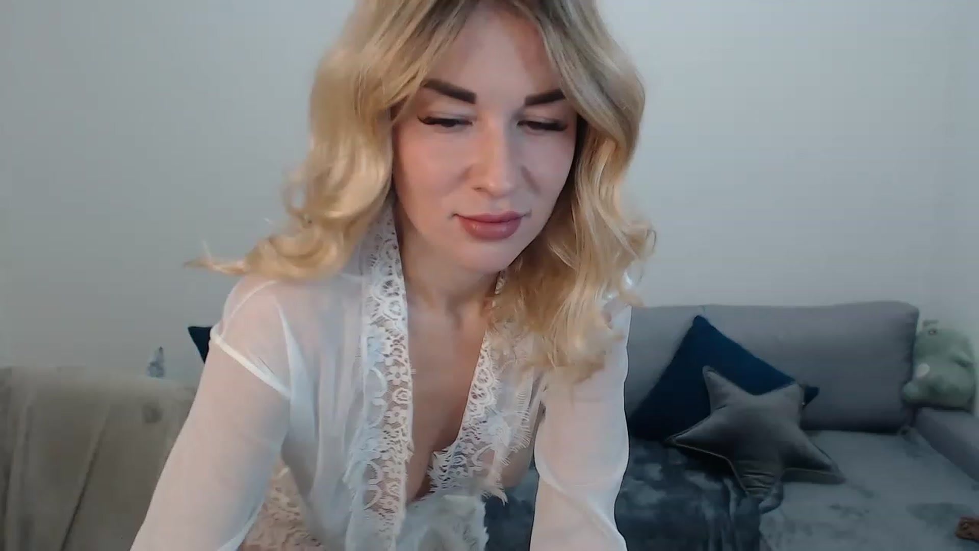 Gallery image thumbnail from Monika_Silver's myfreecams stream on, 12/23/2022, 14:37 image 10 of 20