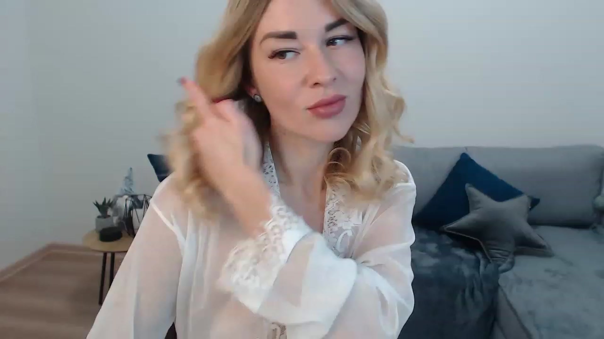 Gallery image thumbnail from Monika_Silver's myfreecams stream on, 12/23/2022, 14:37 image 12 of 20
