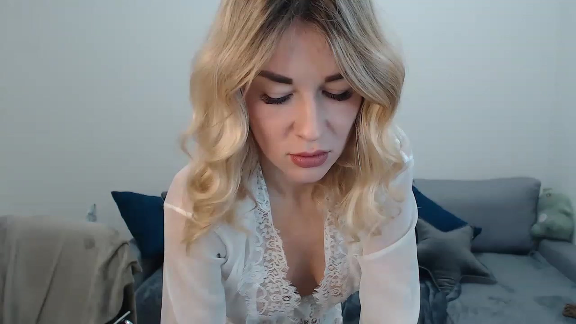 Gallery image thumbnail from Monika_Silver's myfreecams stream on, 12/23/2022, 14:37 image 11 of 20