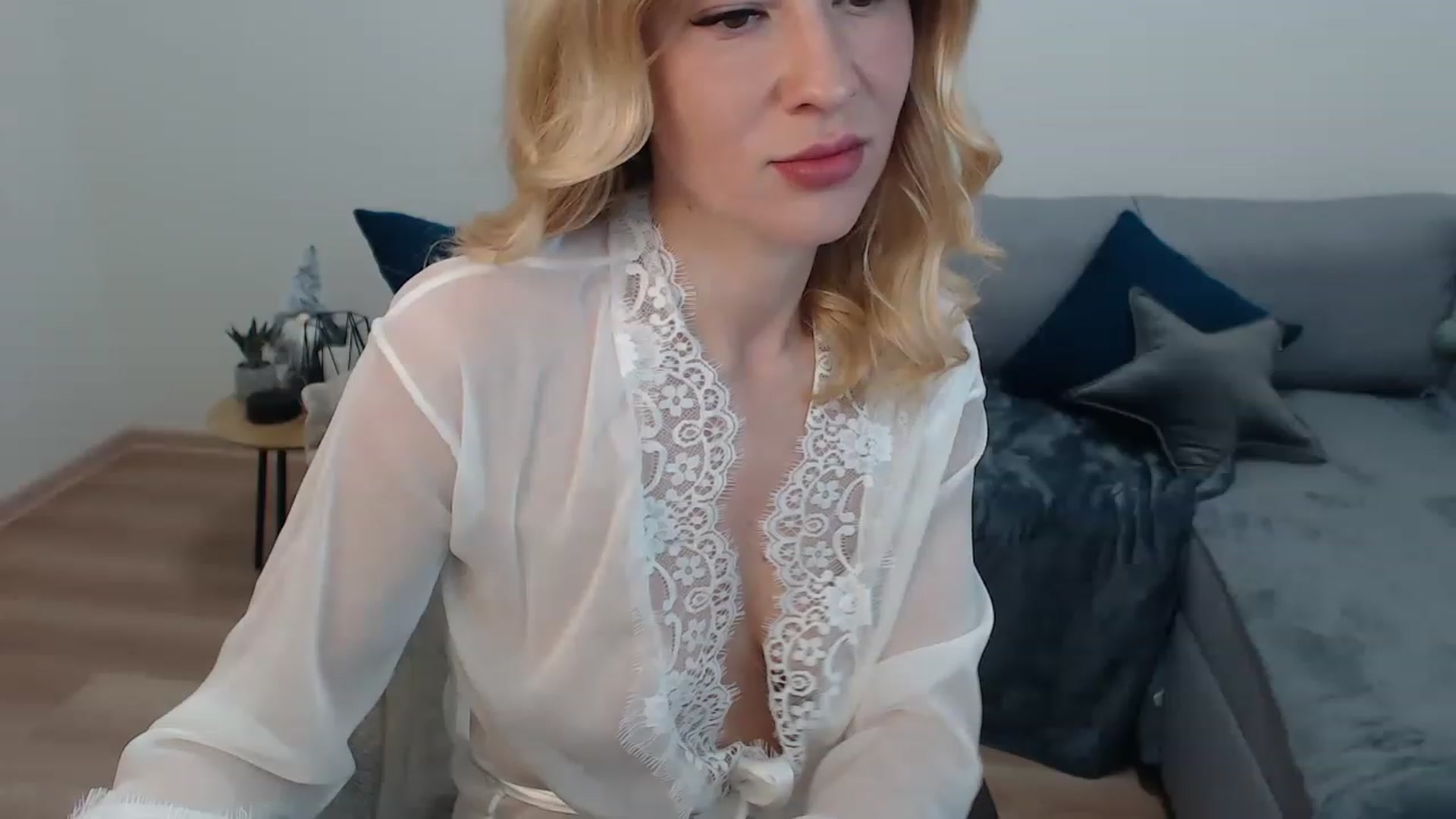 Gallery image thumbnail from Monika_Silver's myfreecams stream on, 12/23/2022, 15:43 image 2 of 20