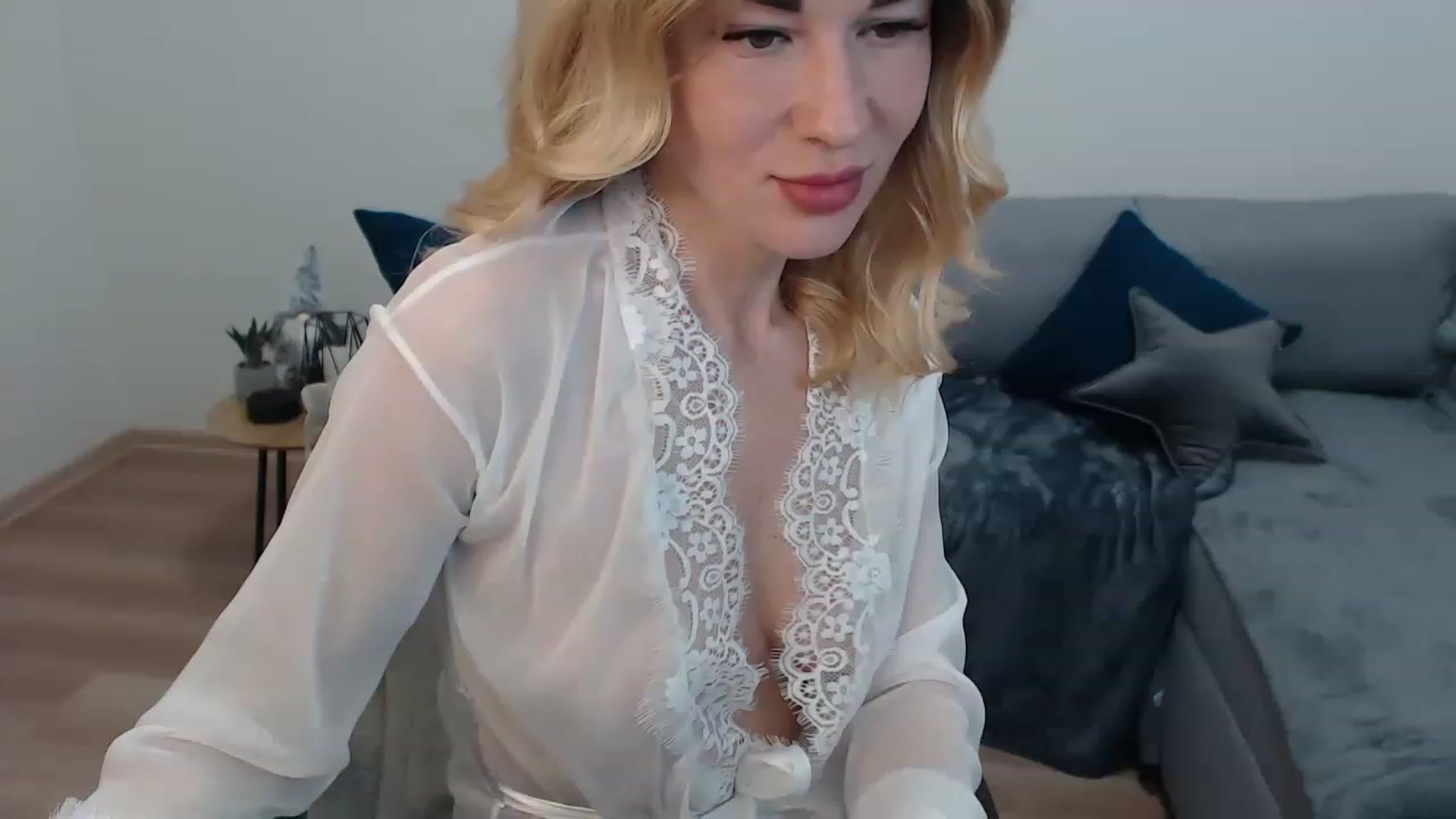 Gallery image thumbnail from Monika_Silver's myfreecams stream on, 12/23/2022, 15:43 image 1 of 20