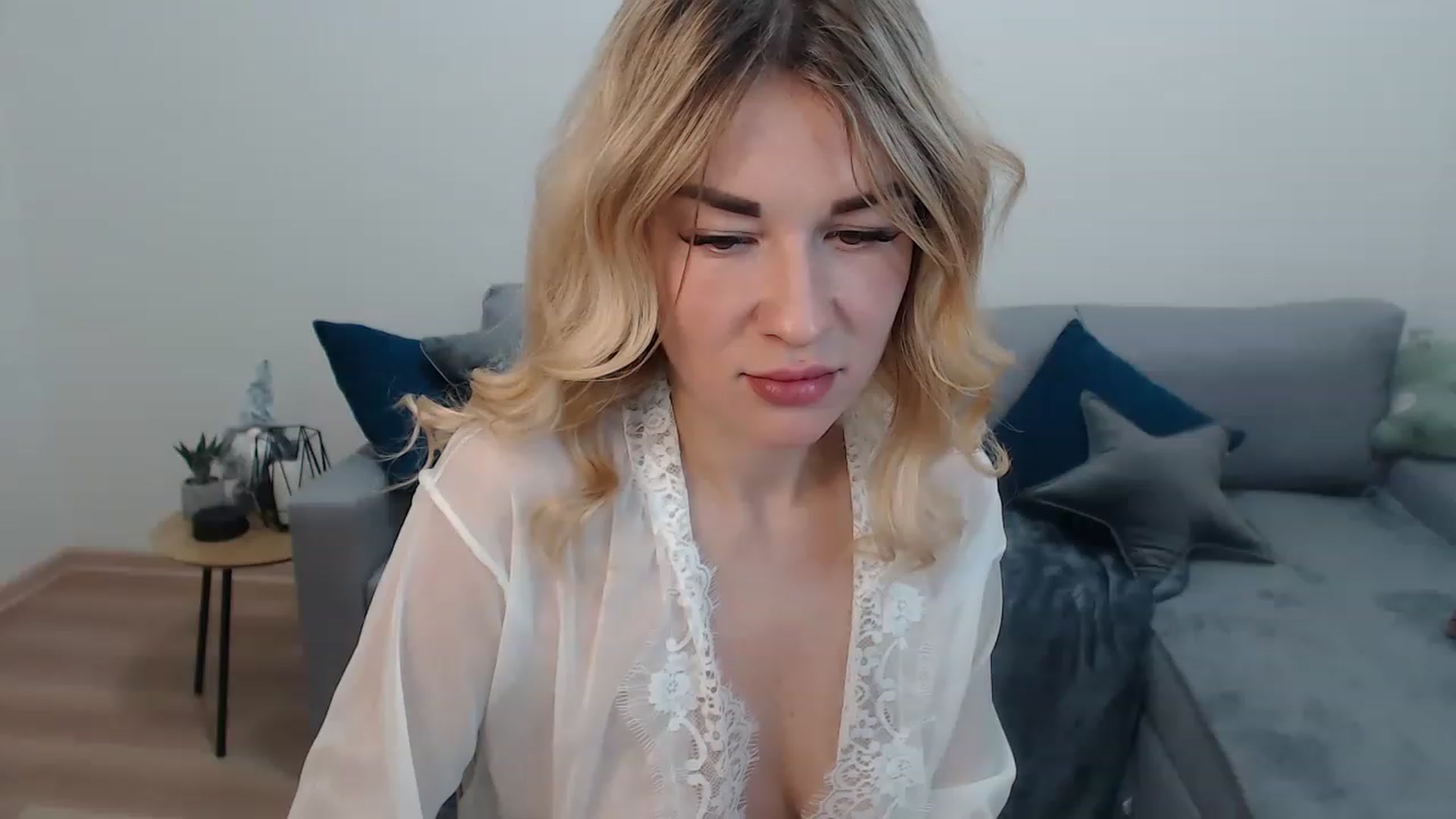 Gallery image thumbnail from Monika_Silver's myfreecams stream on, 12/23/2022, 16:36 image 19 of 20