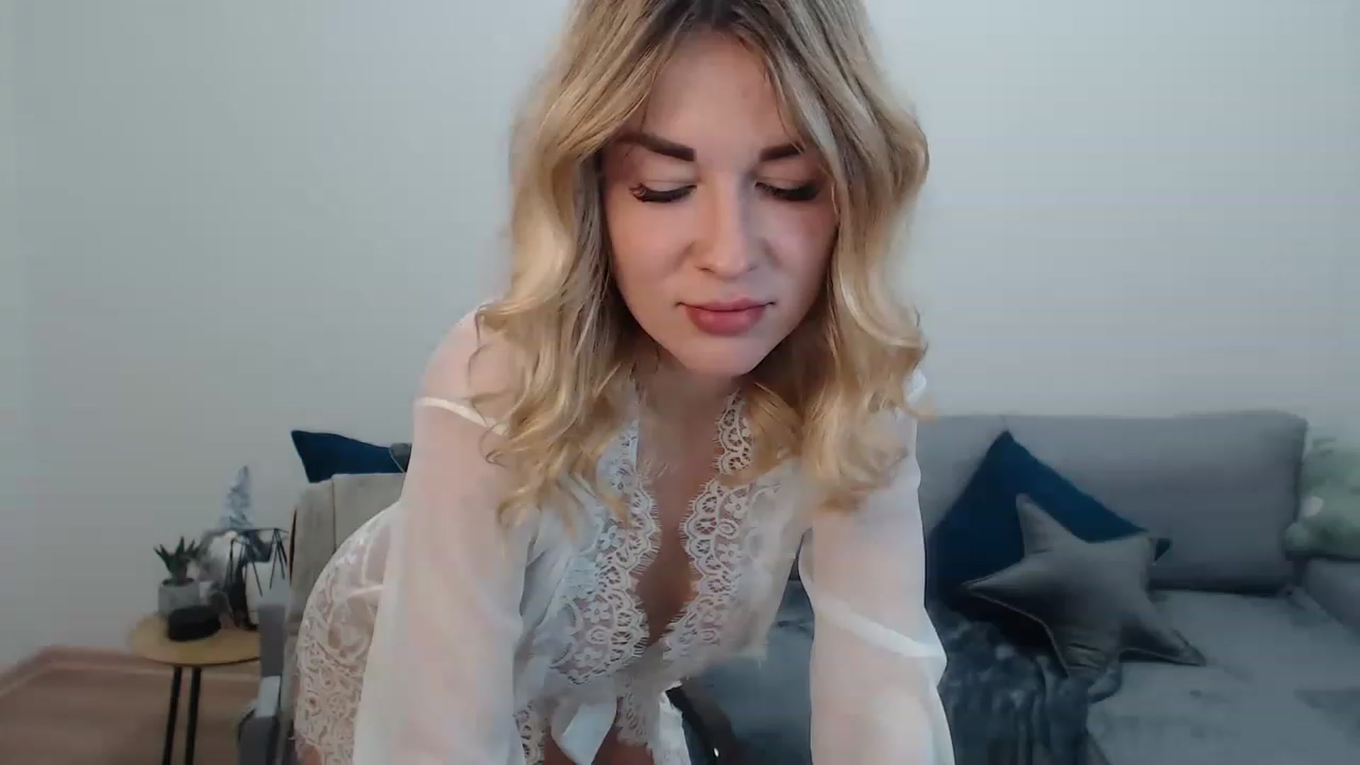 Gallery image thumbnail from Monika_Silver's myfreecams stream on, 12/23/2022, 17:17 image 4 of 20