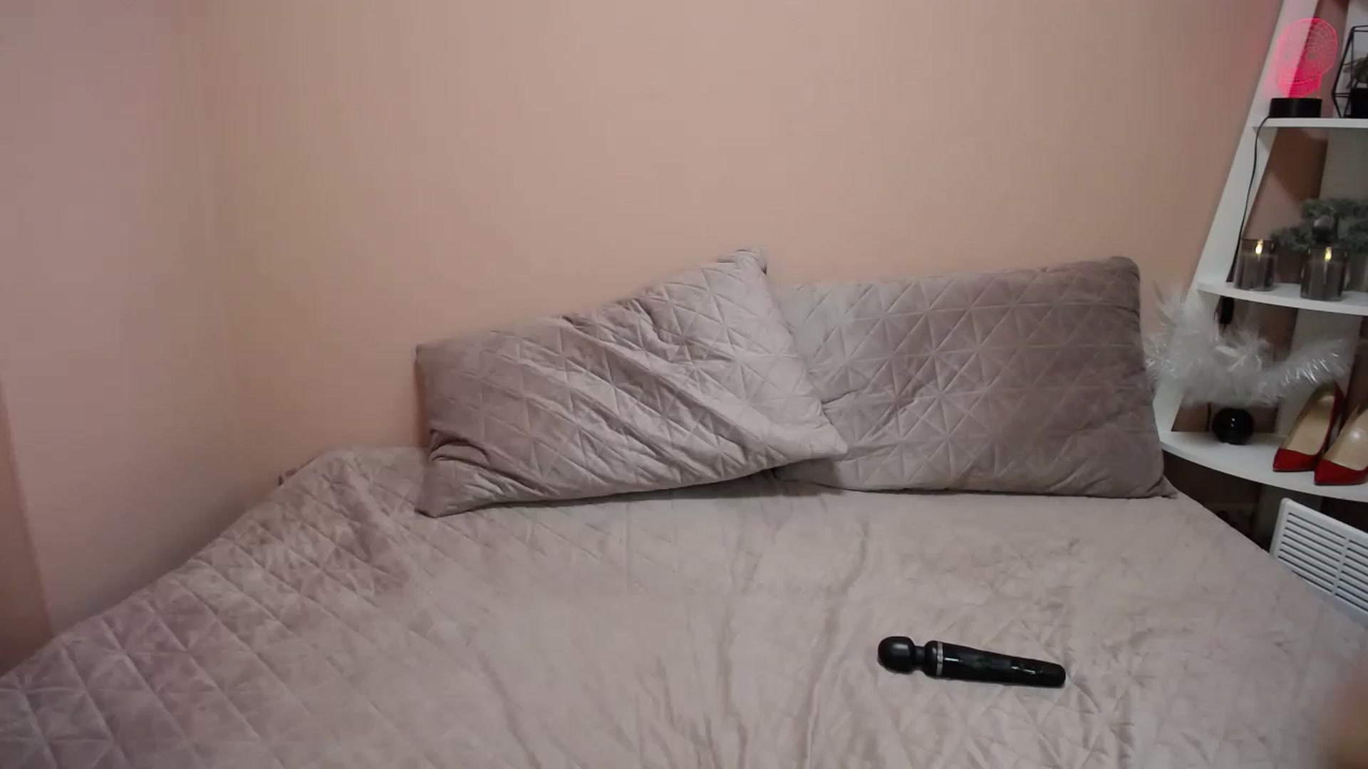 Gallery image thumbnail from Monika_Silver's myfreecams stream on, 06/13/2023, 09:40 image 9 of 20