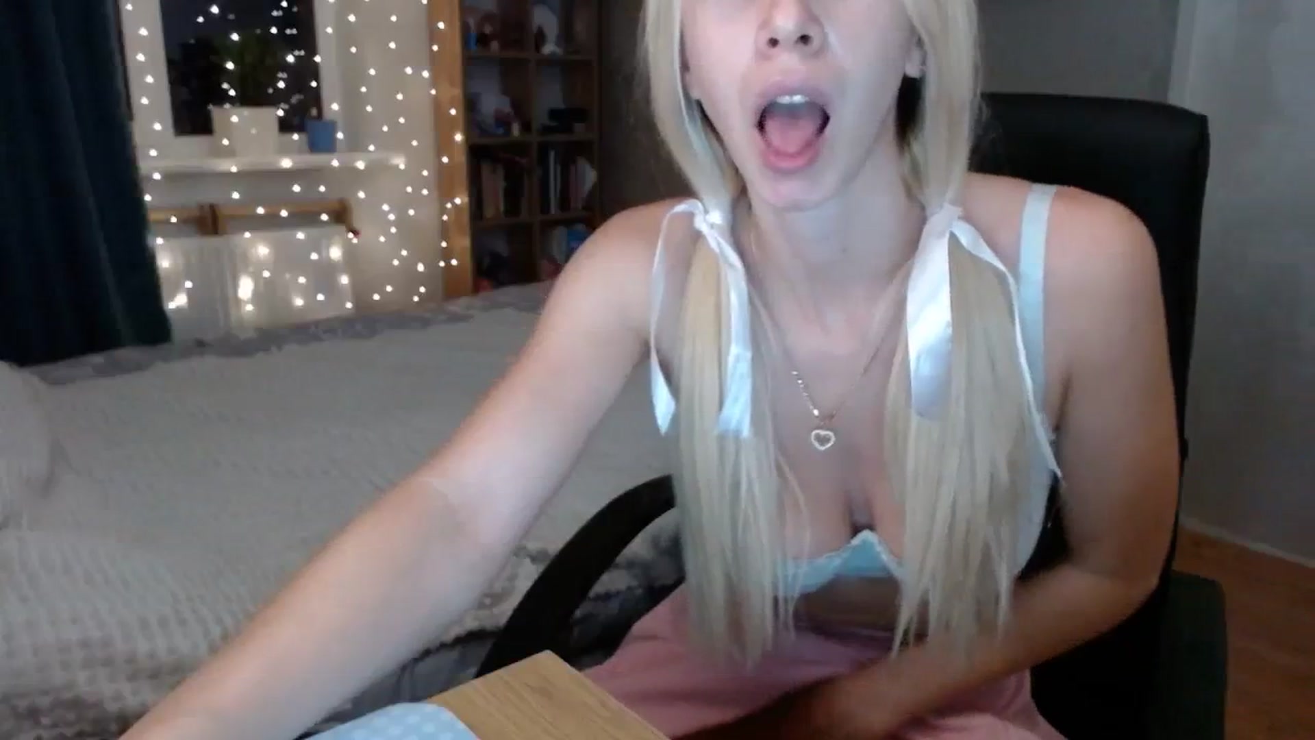 Gallery image thumbnail from Monika_lucci's myfreecams stream on, 11/08/2023, 18:13 image 8 of 20