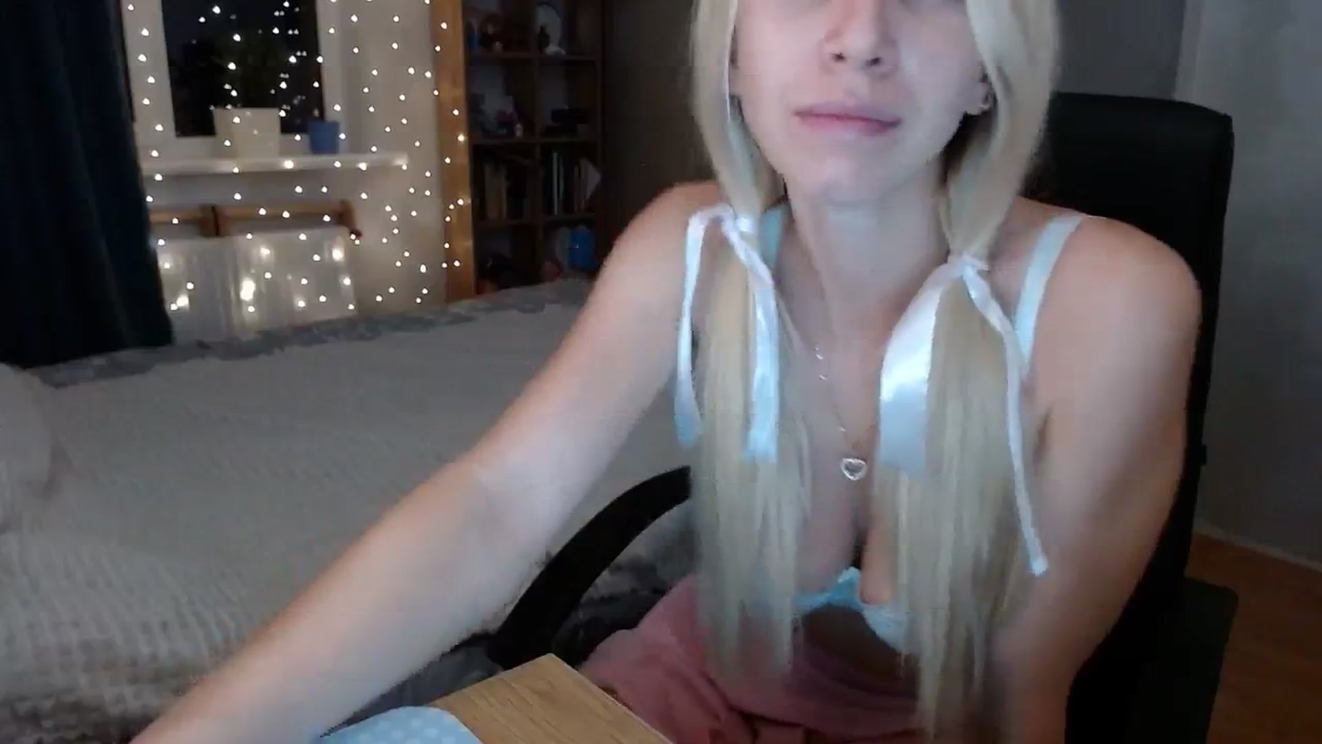 Gallery image thumbnail from Monika_lucci's myfreecams stream on, 11/08/2023, 18:13 image 13 of 20