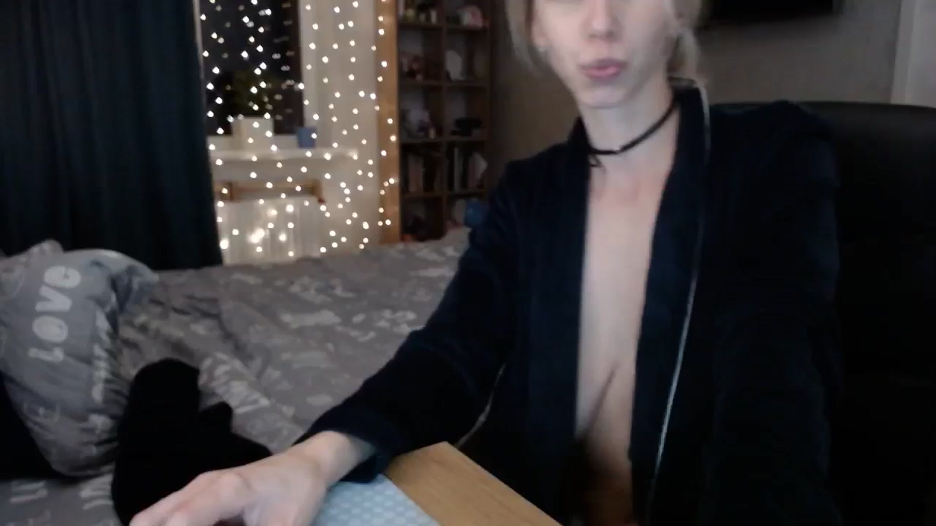 Gallery image thumbnail from Monika_lucci's myfreecams stream on, 11/14/2023, 15:56 image 20 of 20