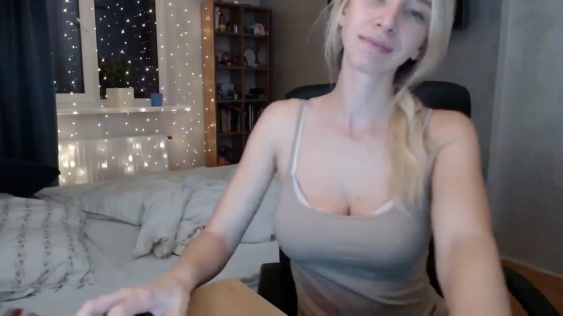 Gallery image thumbnail from Monika_lucci's myfreecams stream on, 11/20/2023, 17:51 image 17 of 20