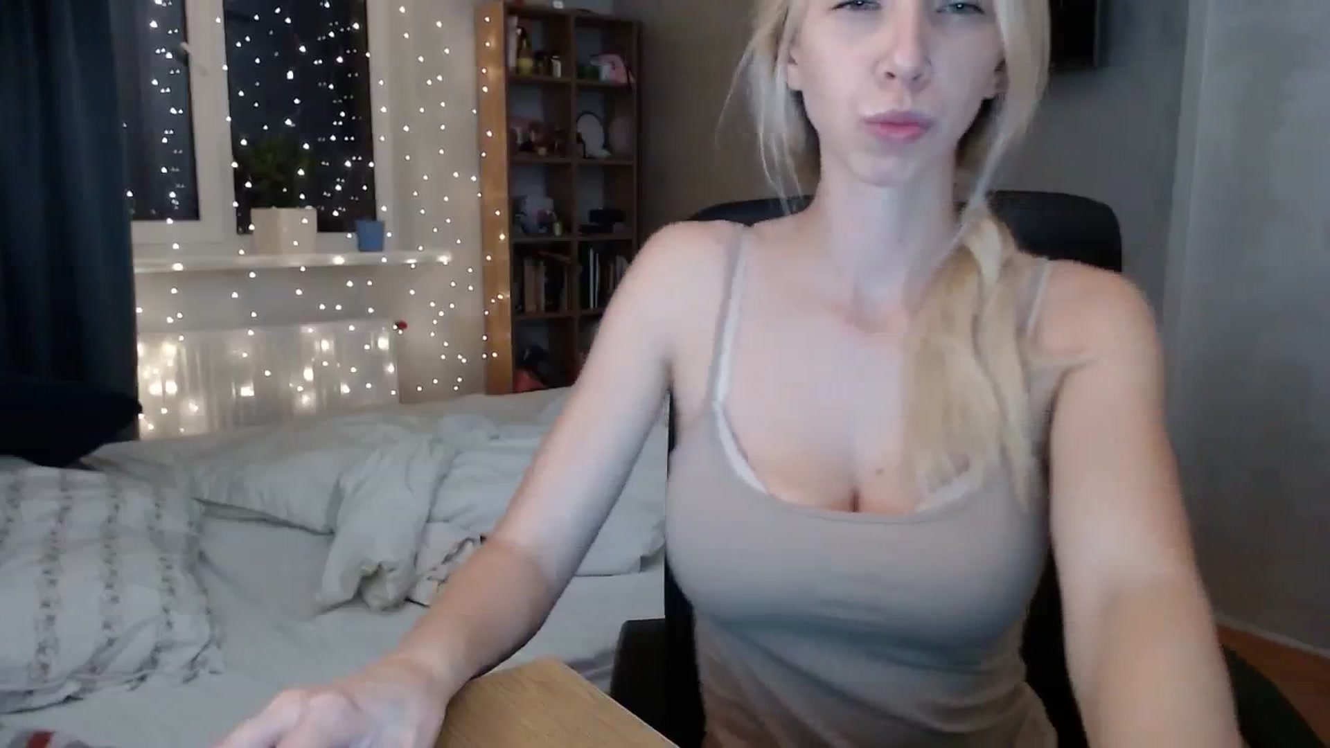 Gallery image thumbnail from Monika_lucci's myfreecams stream on, 11/20/2023, 17:51 image 18 of 20