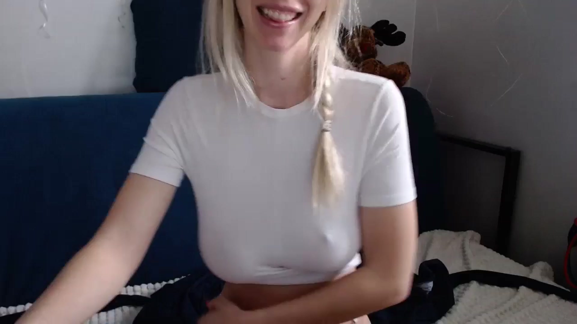 Gallery image thumbnail from Monika_lucci's myfreecams stream on, 04/21/2024, 12:53 image 1 of 20