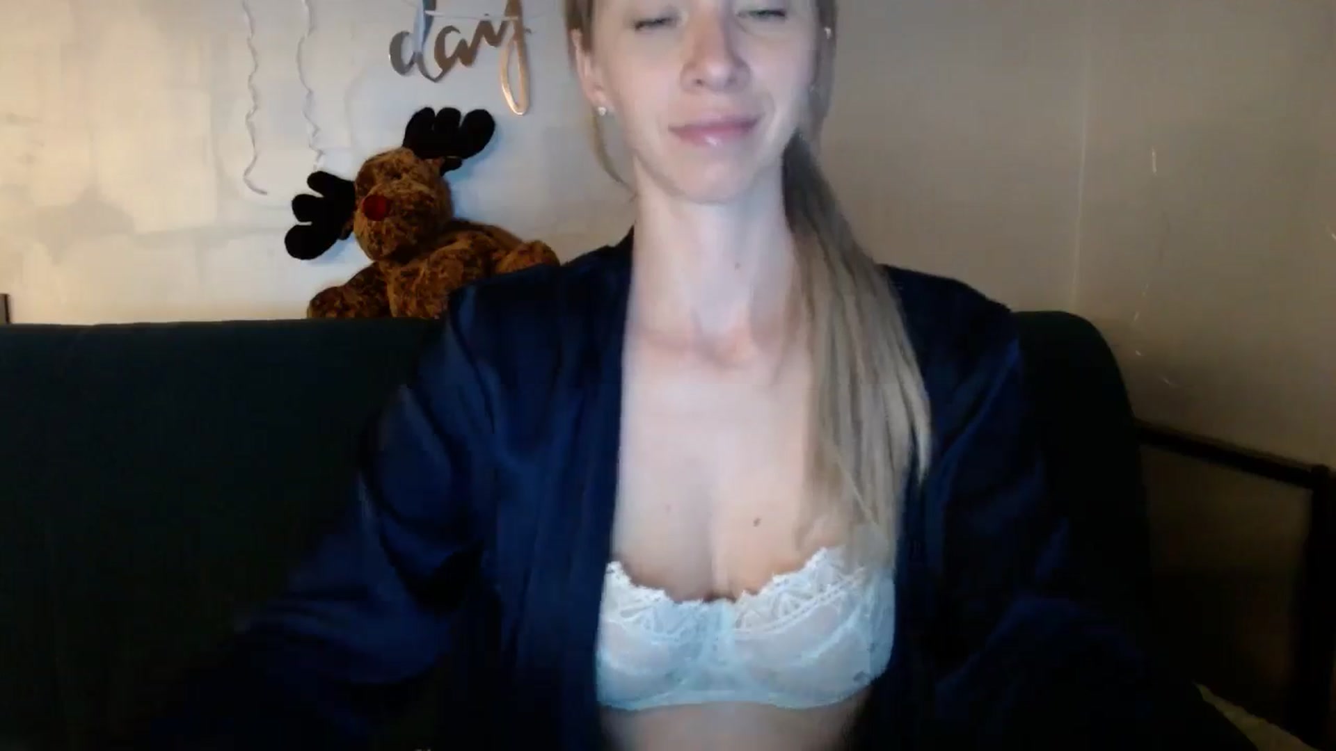 Gallery image thumbnail from Monika_lucci's myfreecams stream on, 06/04/2024, 17:48 image 10 of 20