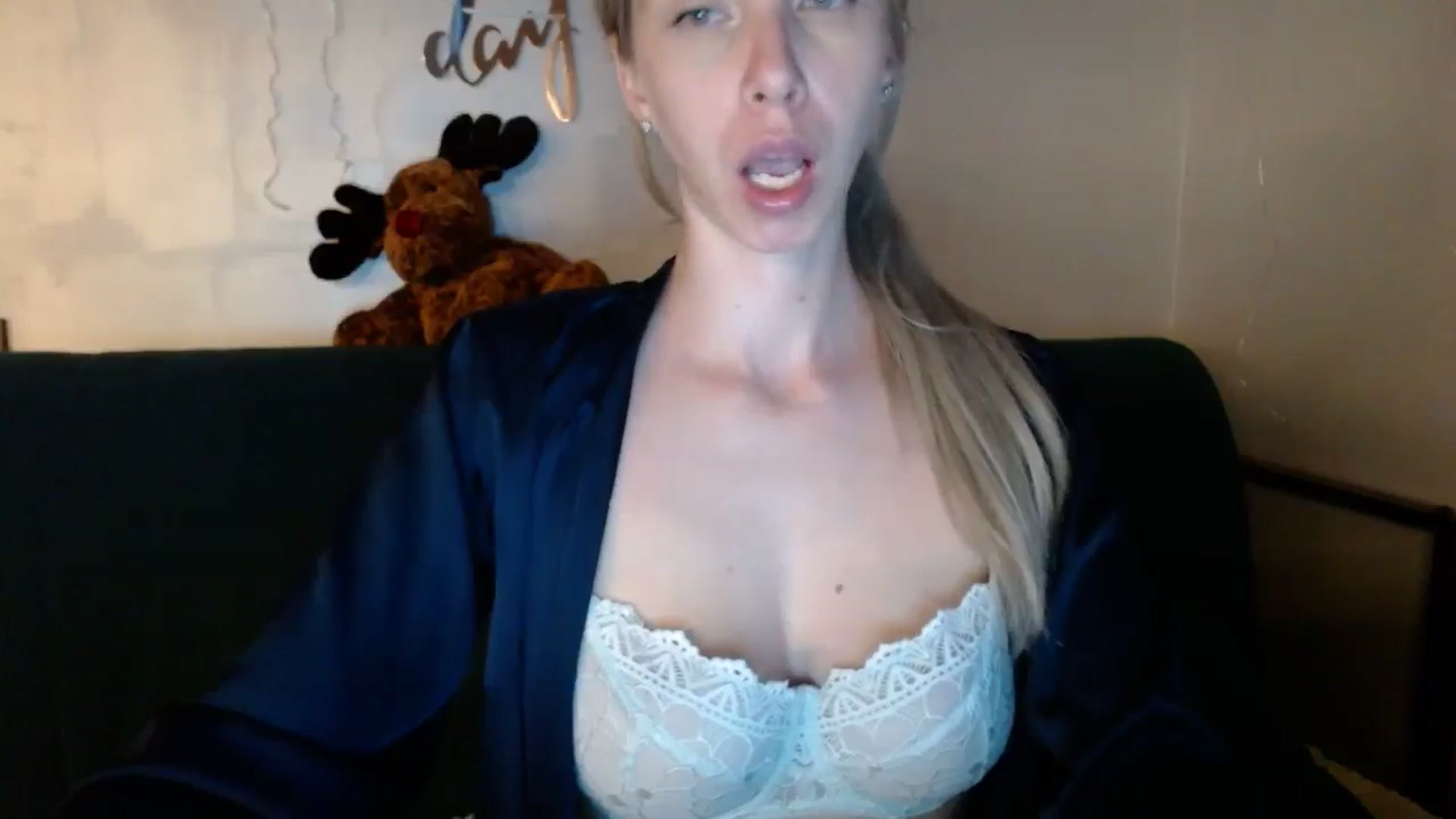 Gallery image thumbnail from Monika_lucci's myfreecams stream on, 06/04/2024, 17:48 image 16 of 20