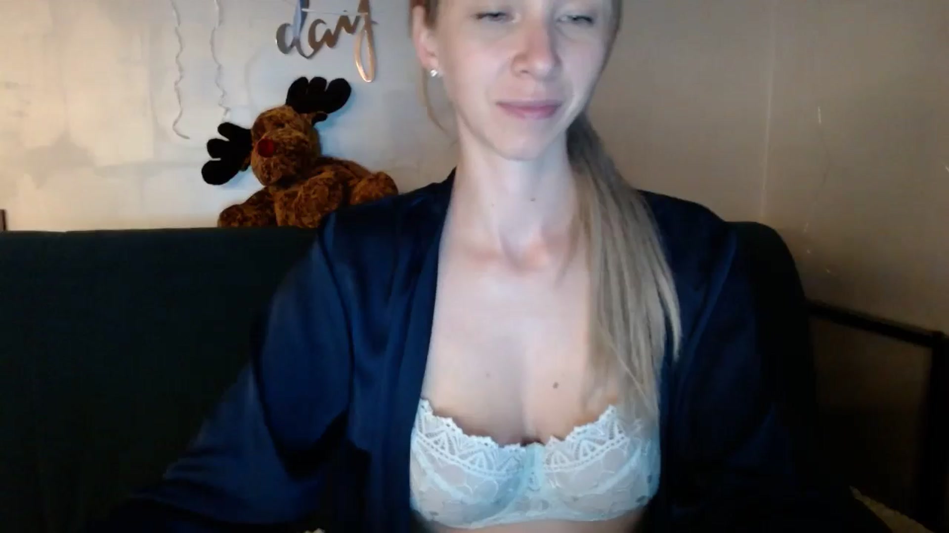 Gallery image thumbnail from Monika_lucci's myfreecams stream on, 06/04/2024, 17:48 image 11 of 20