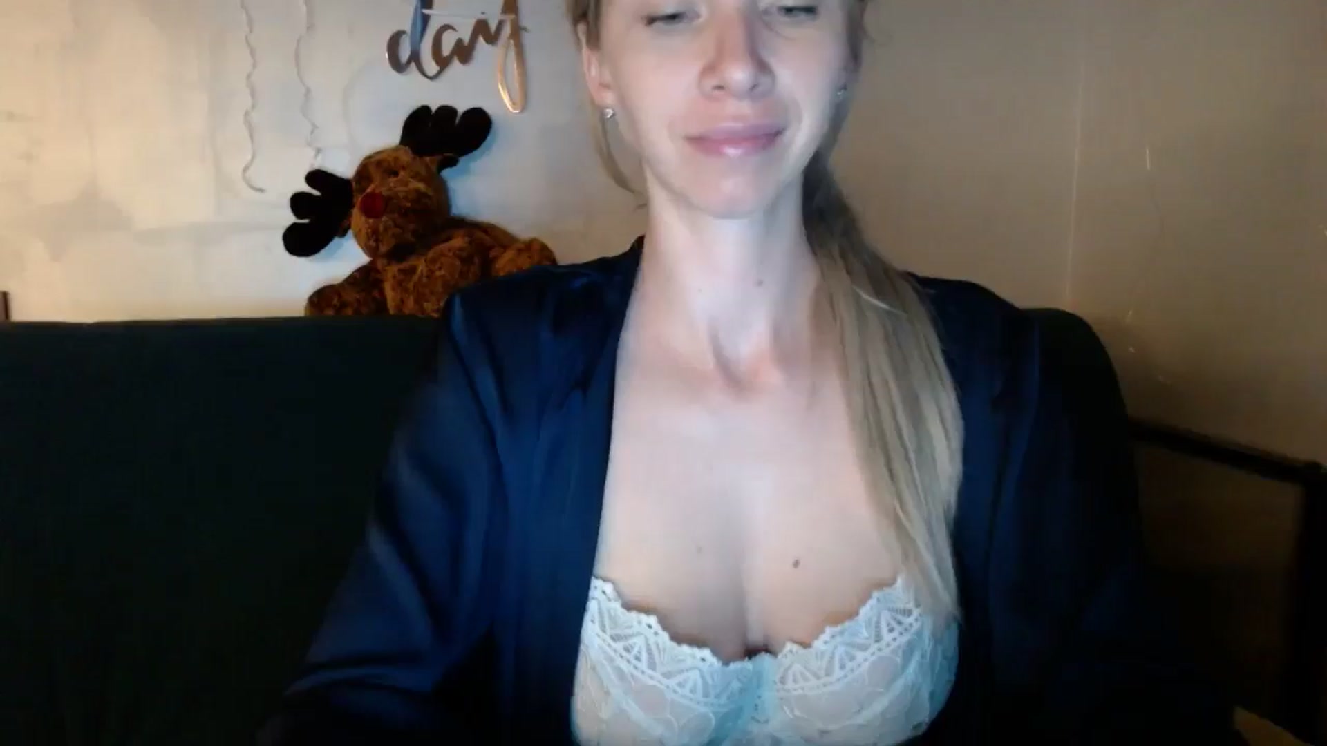 Gallery image thumbnail from Monika_lucci's myfreecams stream on, 06/04/2024, 17:48 image 18 of 20