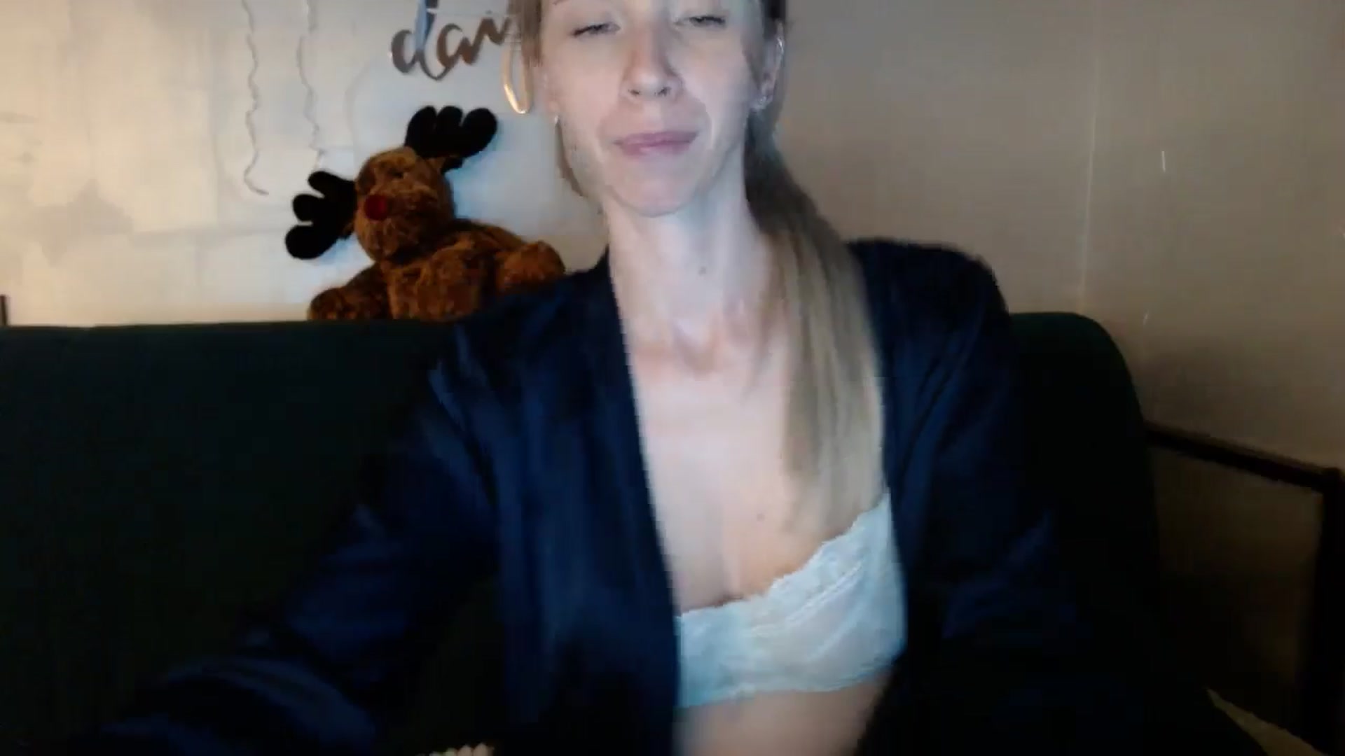 Gallery image thumbnail from Monika_lucci's myfreecams stream on, 06/04/2024, 17:48 image 13 of 20