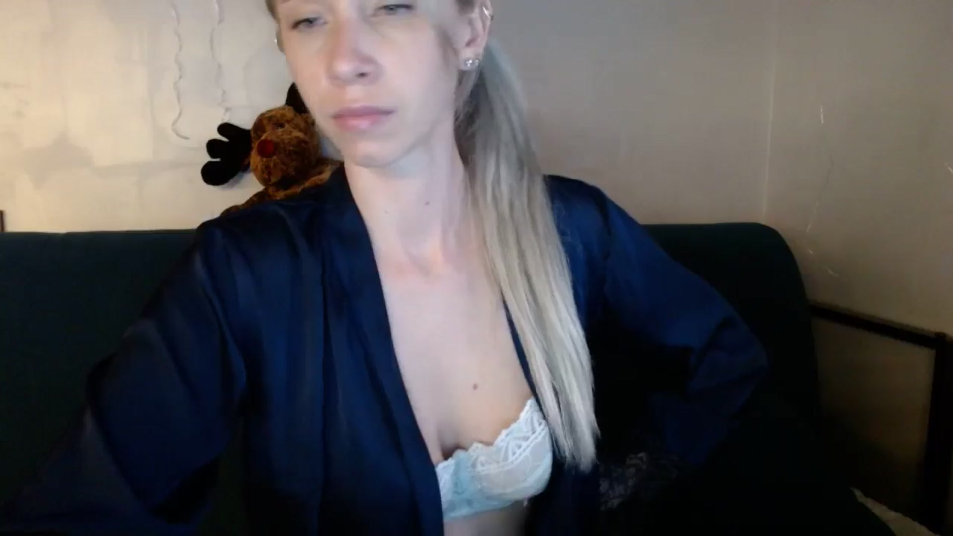 Gallery image thumbnail from Monika_lucci's myfreecams stream on, 06/04/2024, 17:48 image 6 of 20