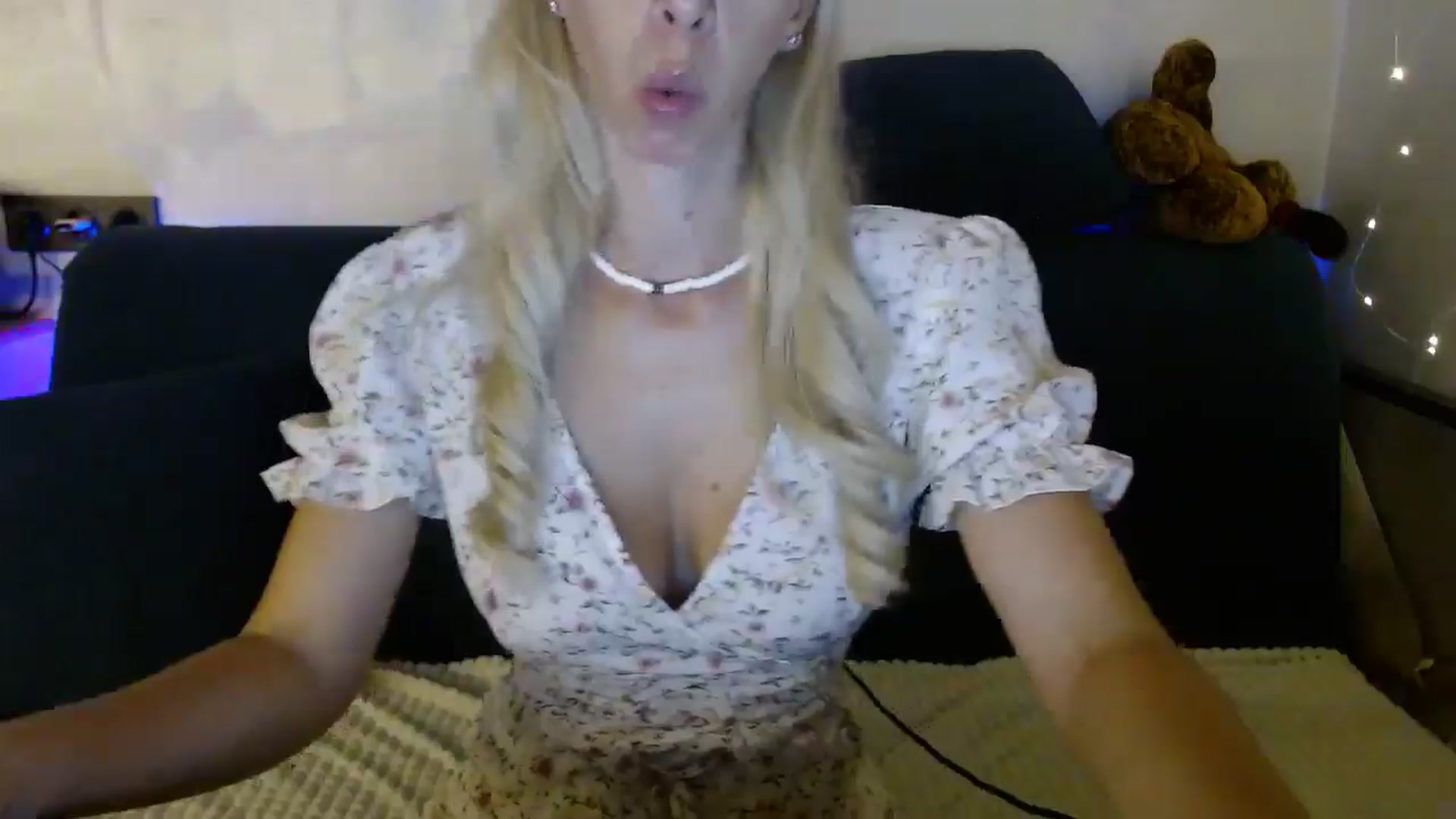Gallery image thumbnail from Monika_lucci's myfreecams stream on, 07/28/2024, 19:32 image 15 of 20