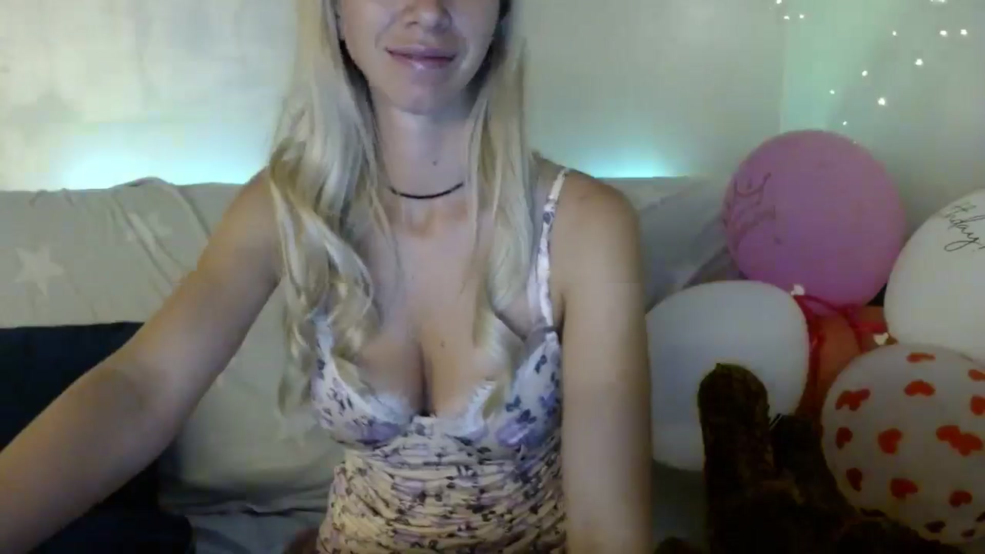 Gallery image thumbnail from Monika_lucci's myfreecams stream on, 08/06/2024, 18:45 image 8 of 20