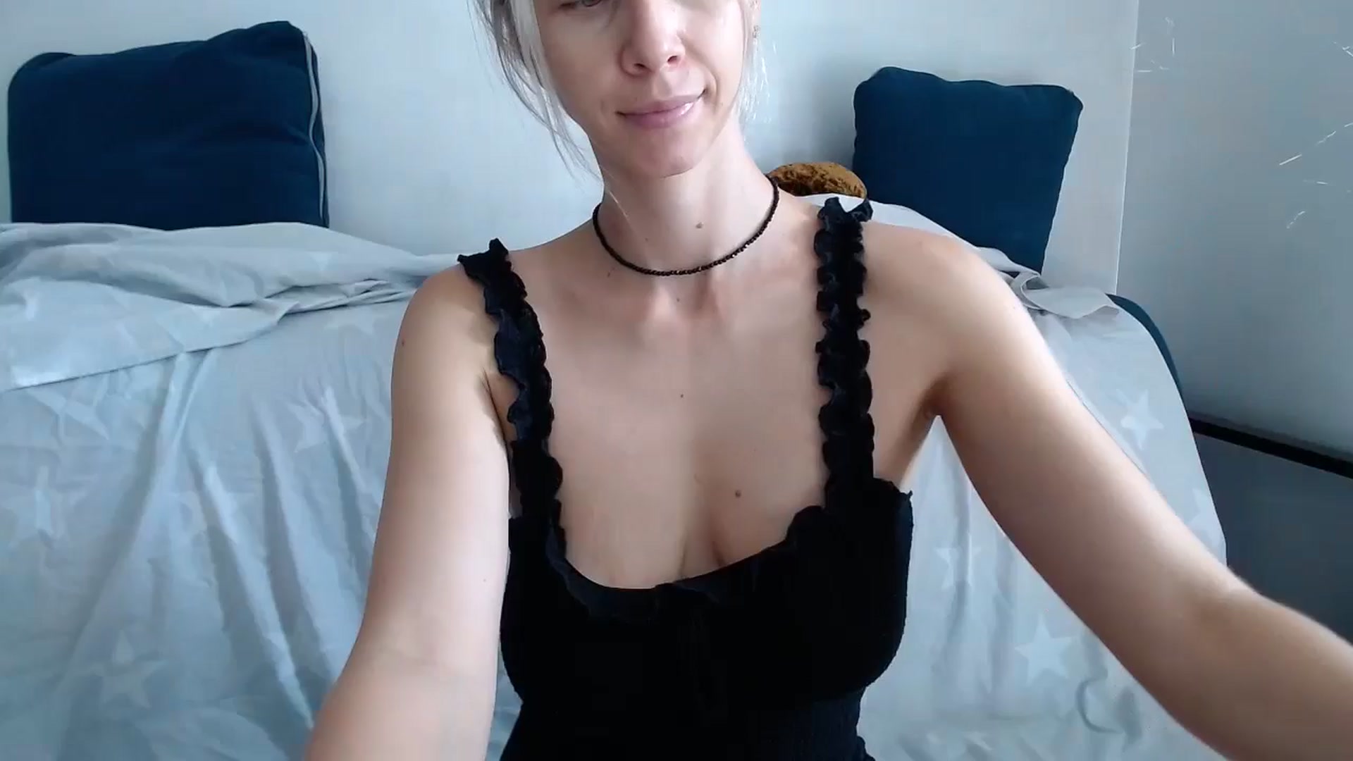 Gallery image thumbnail from Monika_lucci's myfreecams stream on, 08/21/2024, 13:33 image 6 of 20