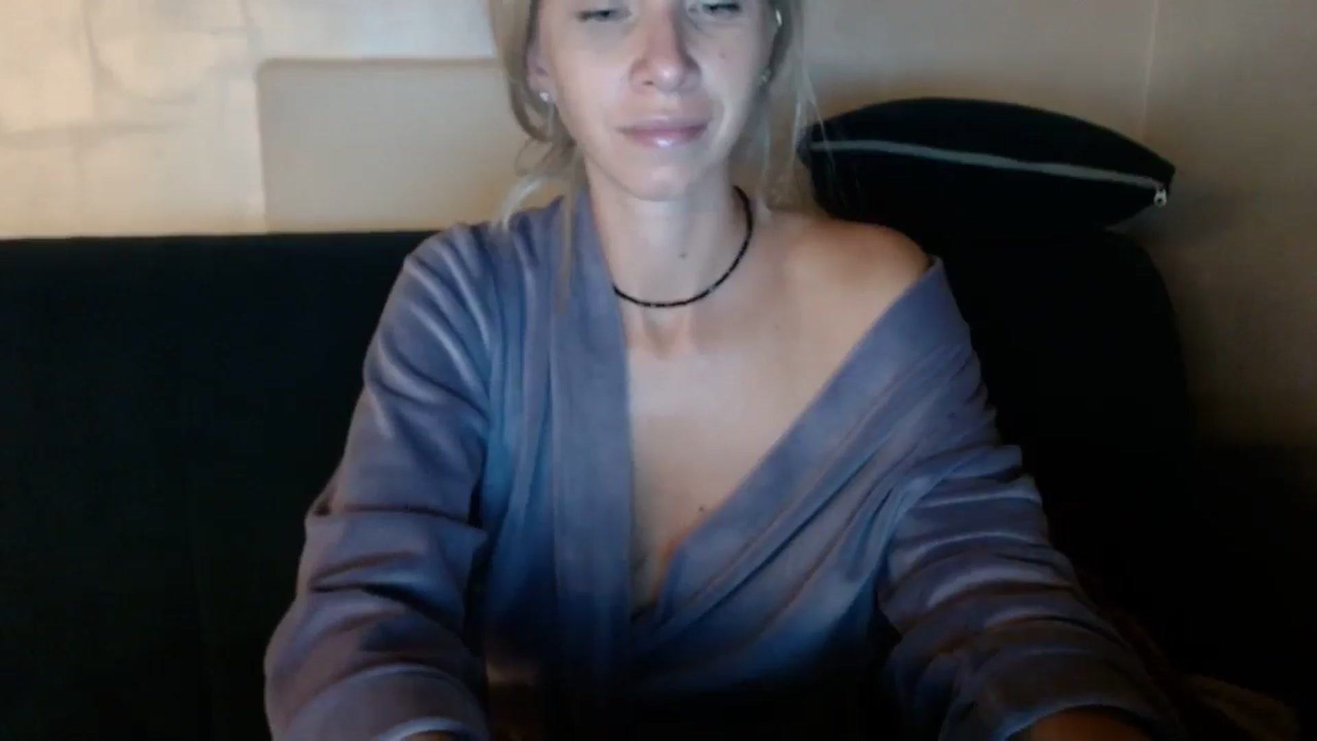 Gallery image thumbnail from Monika_lucci's myfreecams stream on, 09/26/2024, 17:35 image 14 of 20