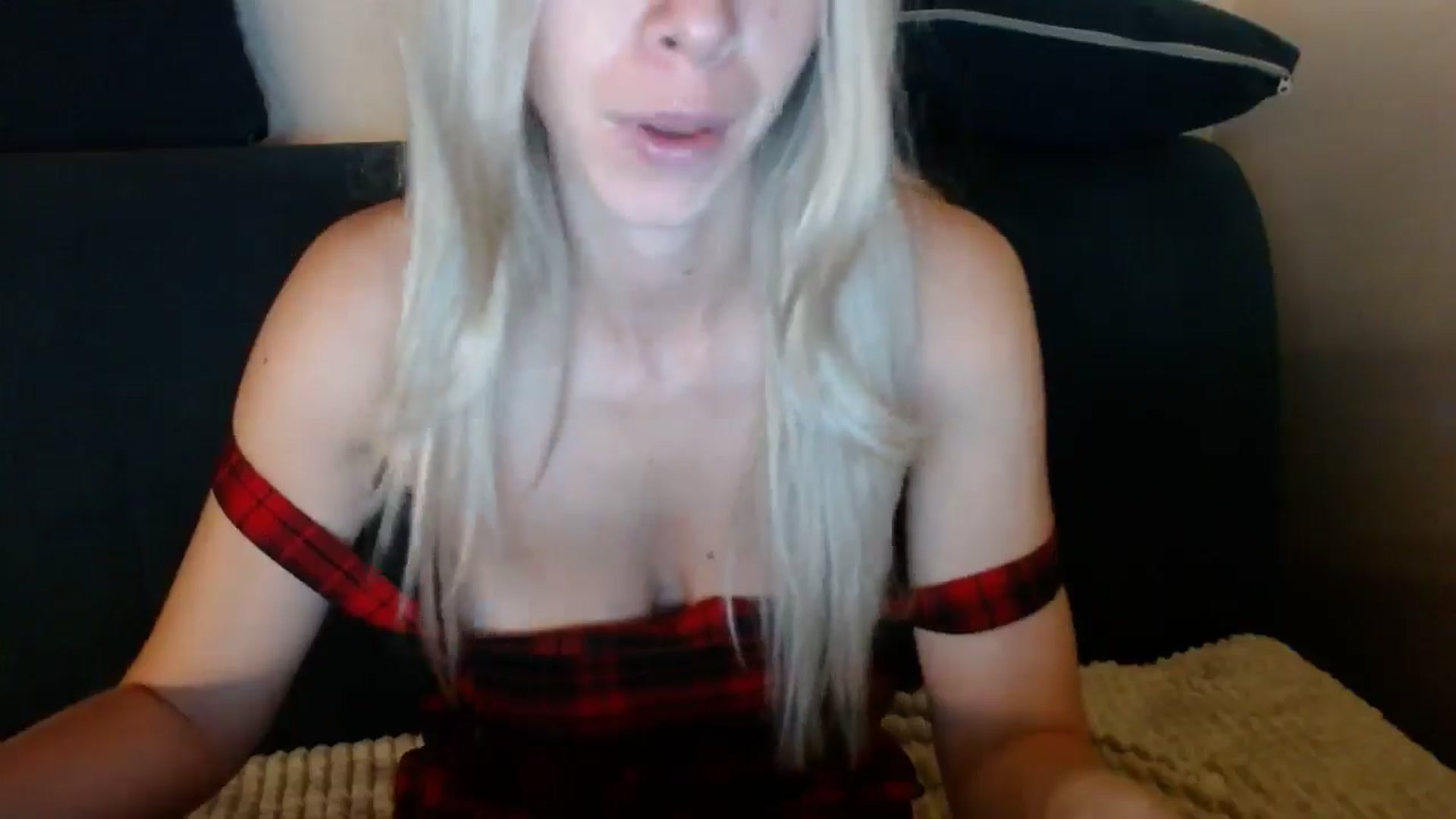 Gallery image thumbnail from Monika_lucci's myfreecams stream on, 10/01/2024, 19:16 image 10 of 20