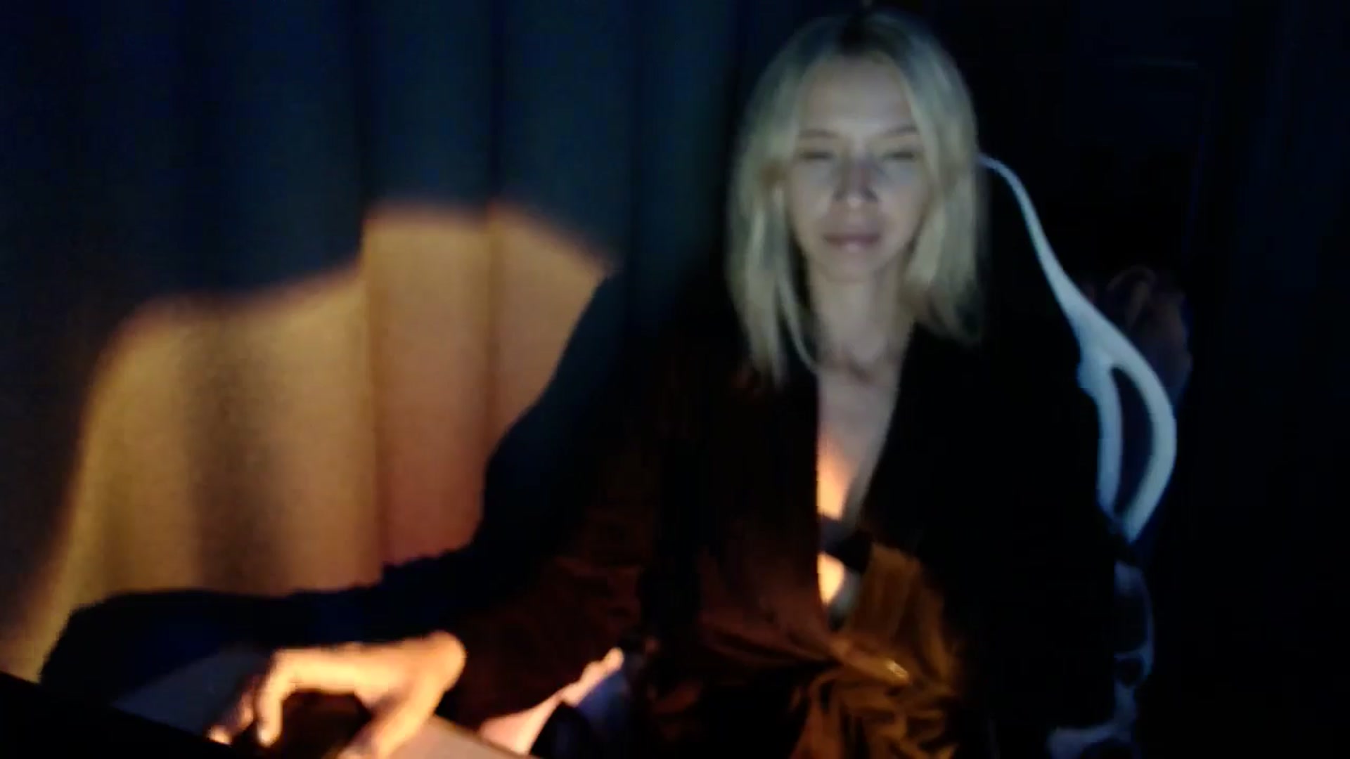 Gallery image thumbnail from Monika_lucci's myfreecams stream on, 10/08/2024, 18:39 image 17 of 20