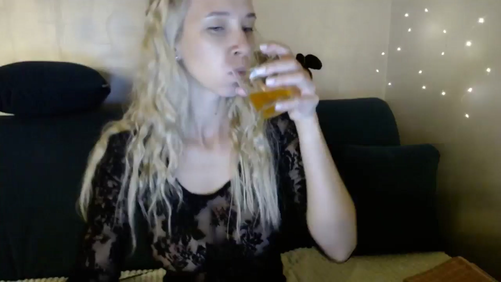 Gallery image thumbnail from Monika_lucci's myfreecams stream on, 10/20/2024, 19:37 image 1 of 20