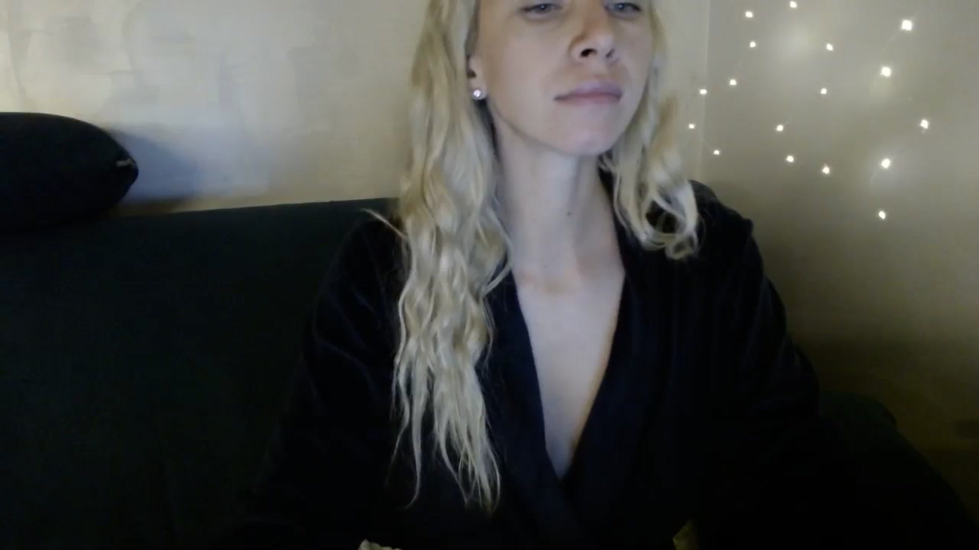 Gallery image thumbnail from Monika_lucci's myfreecams stream on, 10/20/2024, 19:37 image 19 of 20