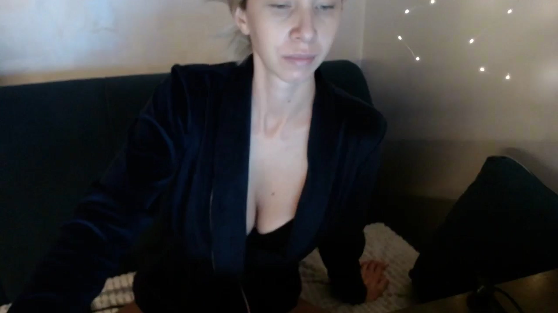 Gallery image thumbnail from Monika_lucci's myfreecams stream on, 11/15/2024, 17:02 image 17 of 20