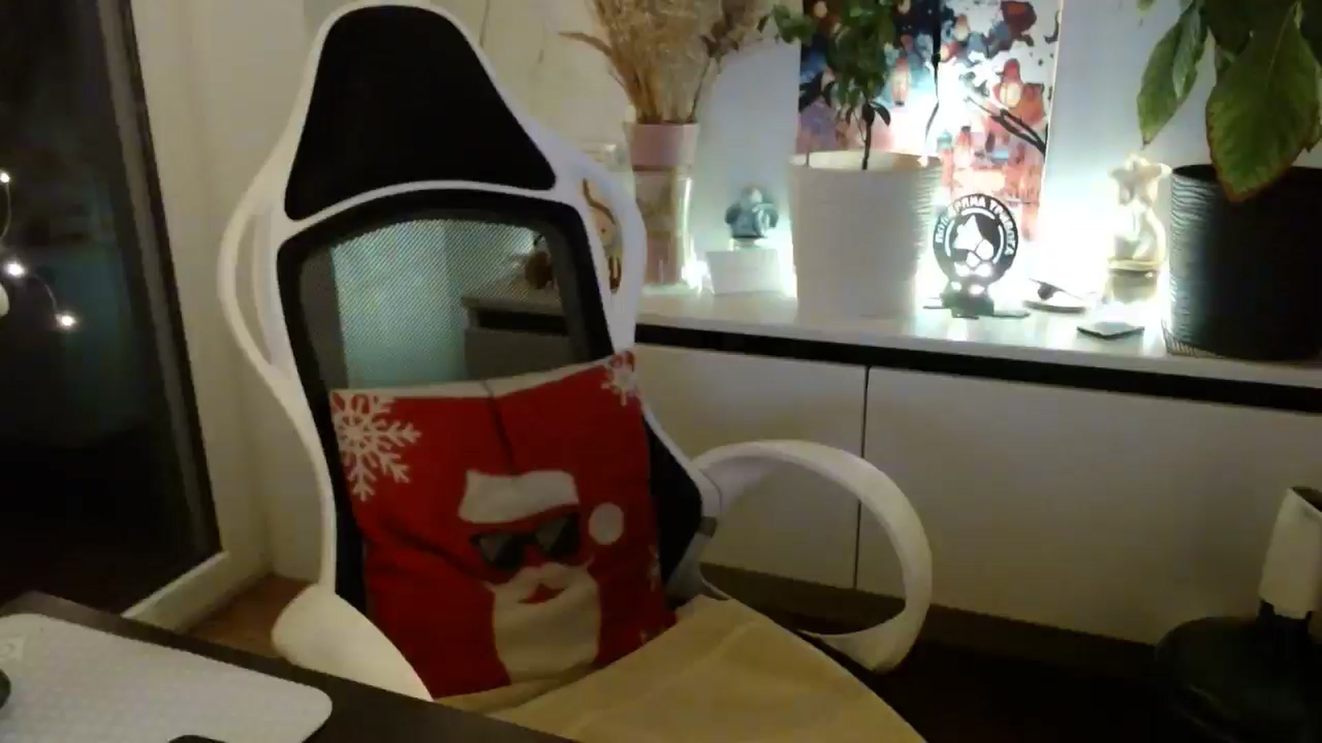 Gallery image thumbnail from Monika_lucci's myfreecams stream on, 12/11/2024, 18:26 image 2 of 20