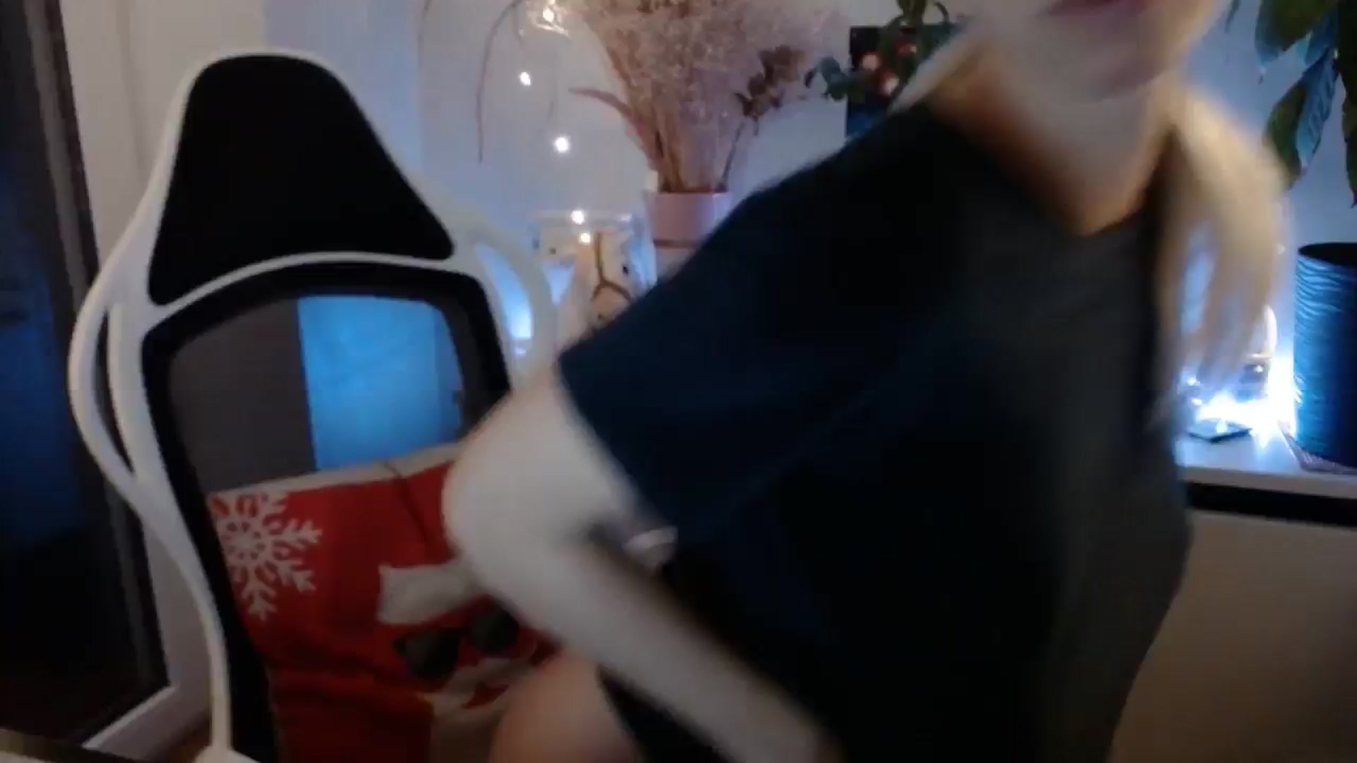 Gallery image thumbnail from Monika_lucci's myfreecams stream on, 12/12/2024, 16:21 image 12 of 20