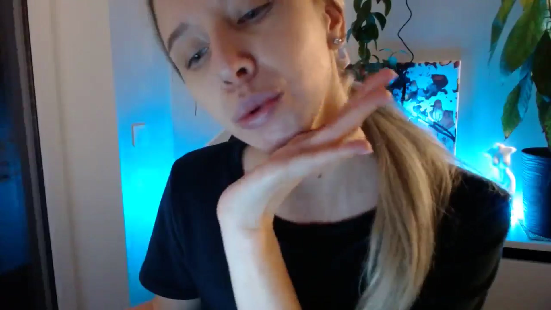 Gallery image thumbnail from Monika_lucci's myfreecams stream on, 12/12/2024, 16:21 image 7 of 20