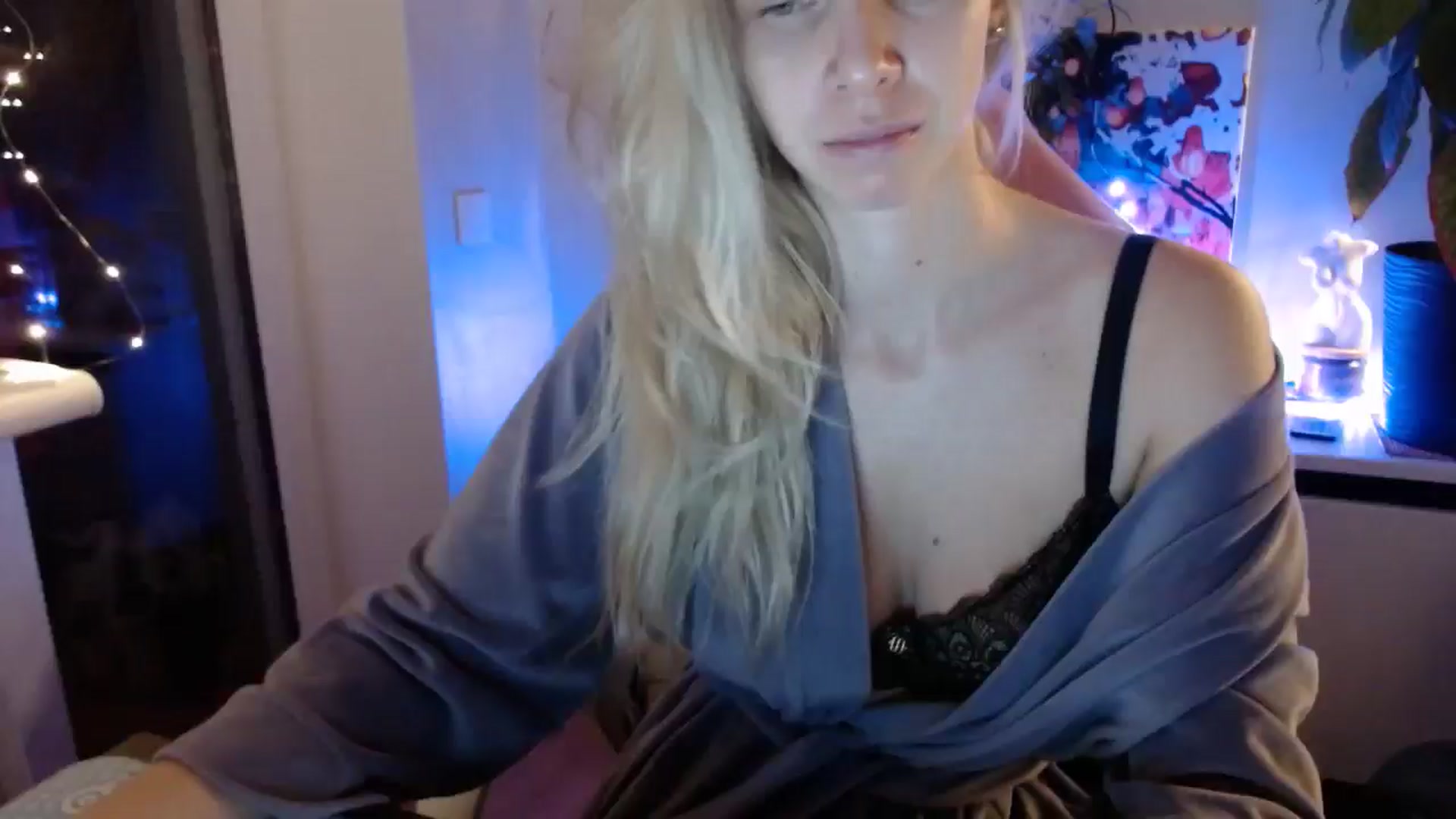Gallery image thumbnail from Monika_lucci's myfreecams stream on, 12/26/2024, 20:29 image 1 of 20