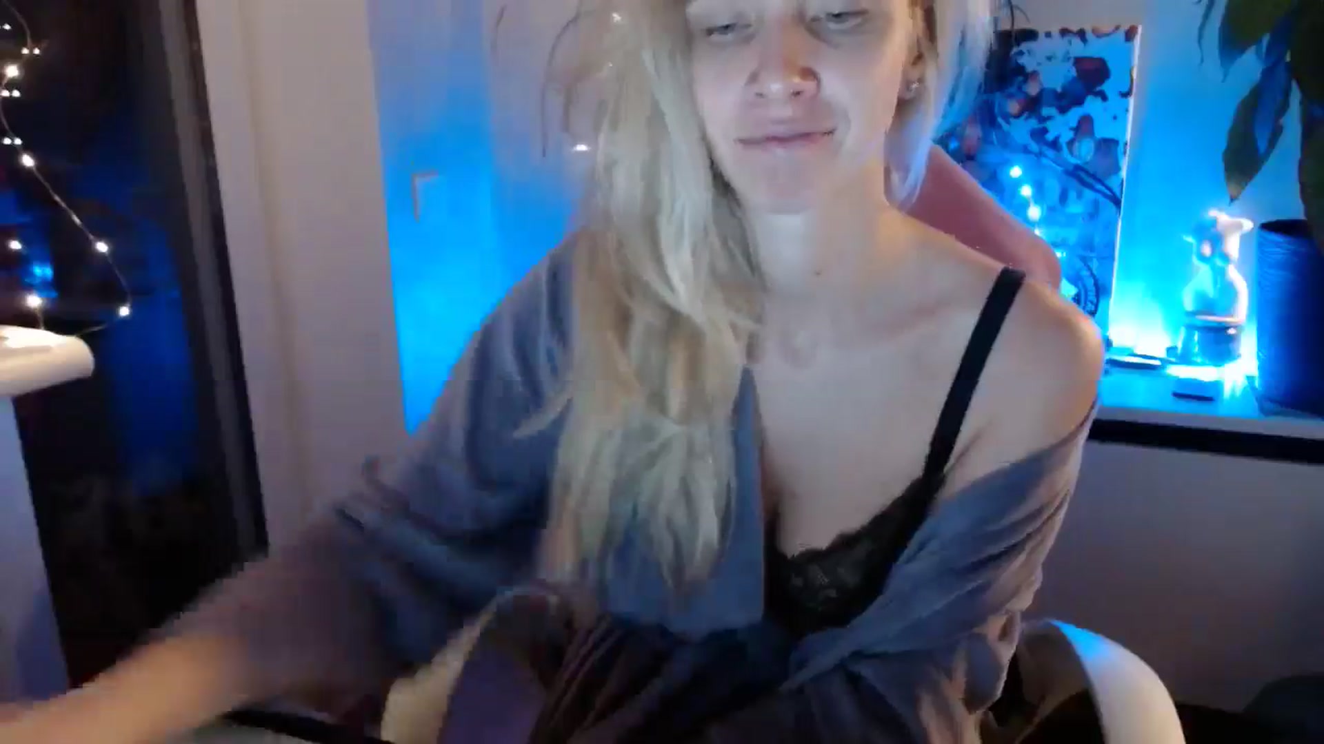 Gallery image thumbnail from Monika_lucci's myfreecams stream on, 12/26/2024, 20:29 image 3 of 20