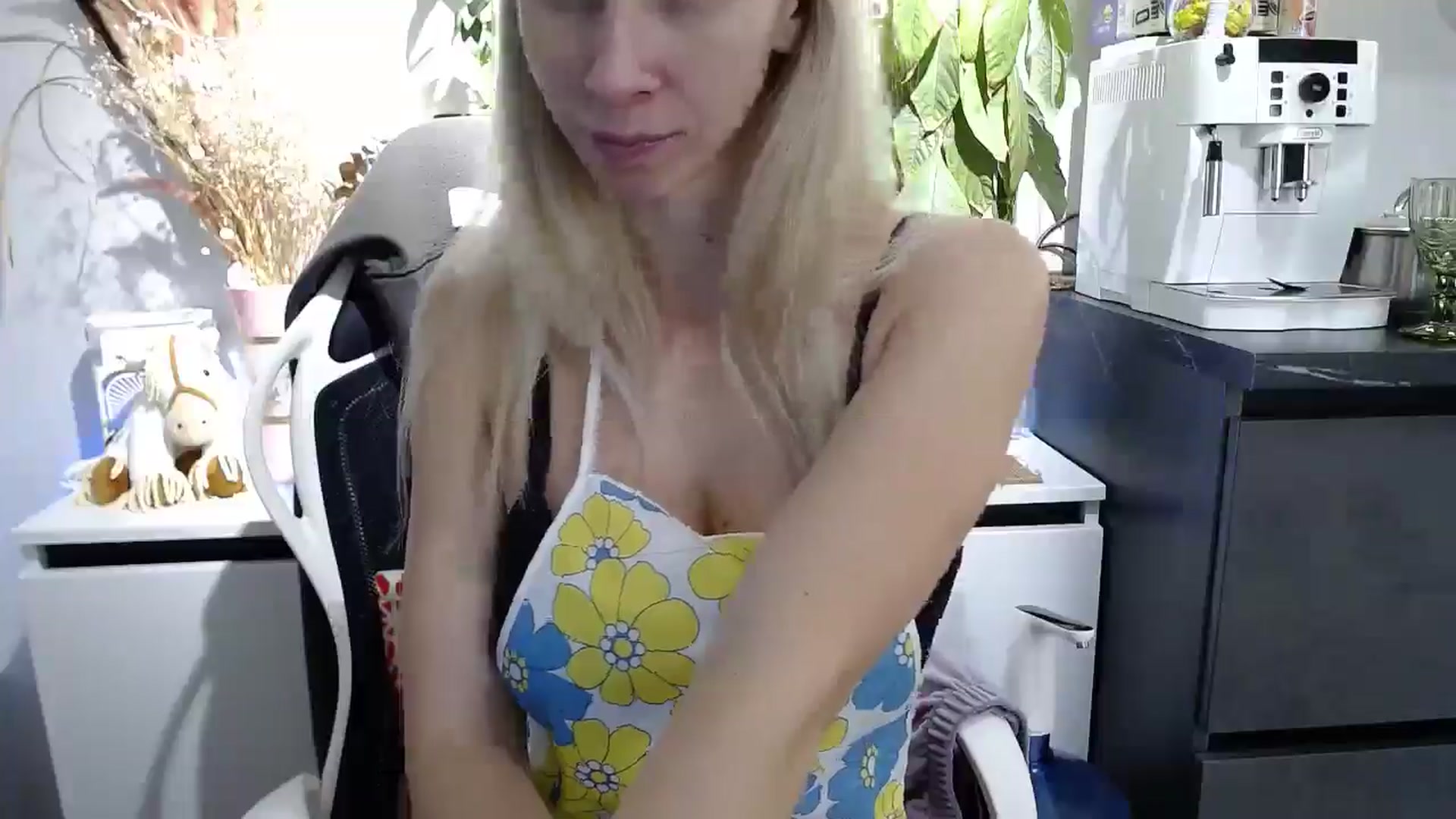 Gallery image thumbnail from Monika_lucci's myfreecams stream on, 12/30/2024, 18:05 image 11 of 20