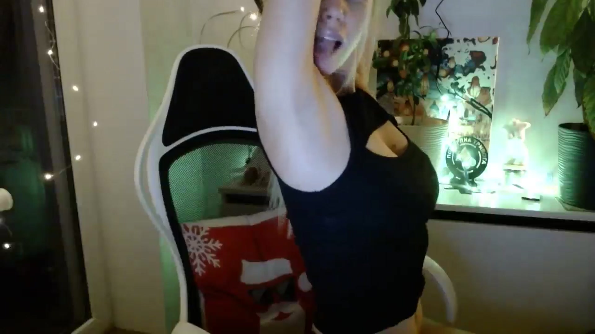 Gallery image thumbnail from Monika_lucci's myfreecams stream on, 01/12/2025, 17:49 image 9 of 20