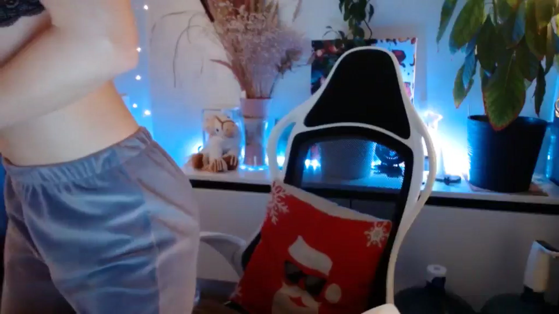 Gallery image thumbnail from Monika_lucci's myfreecams stream on, 02/03/2025, 20:32 image 7 of 20