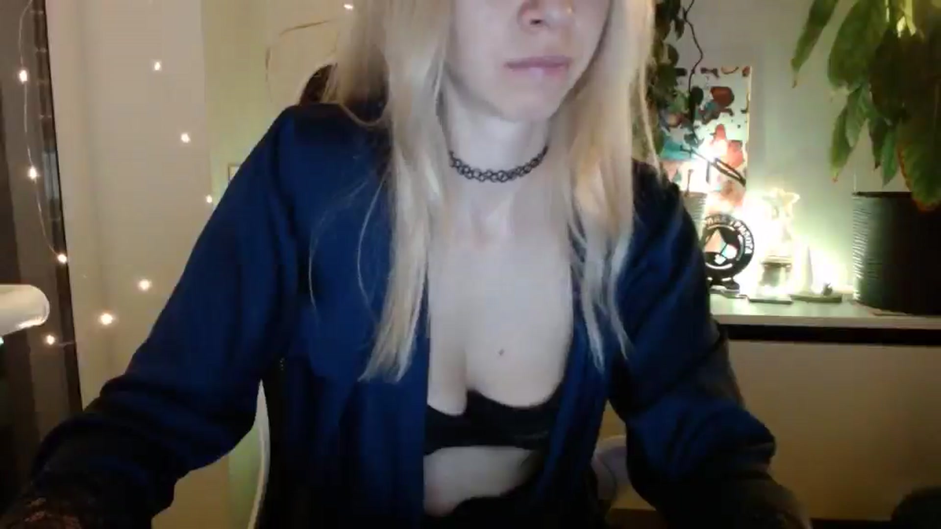 Gallery image thumbnail from Monika_lucci's myfreecams stream on, 02/21/2025, 18:12 image 14 of 20
