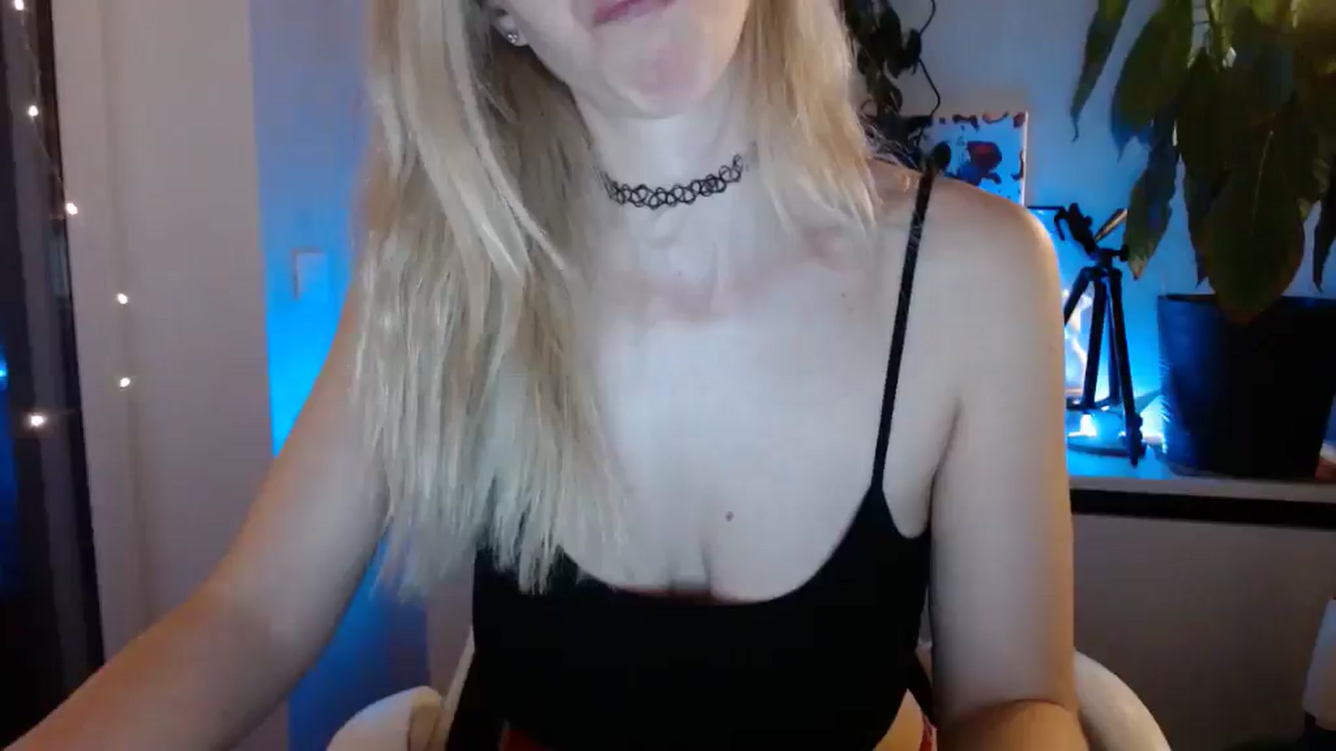Gallery image thumbnail from Monika_lucci's myfreecams stream on, 02/23/2025, 18:12 image 15 of 20
