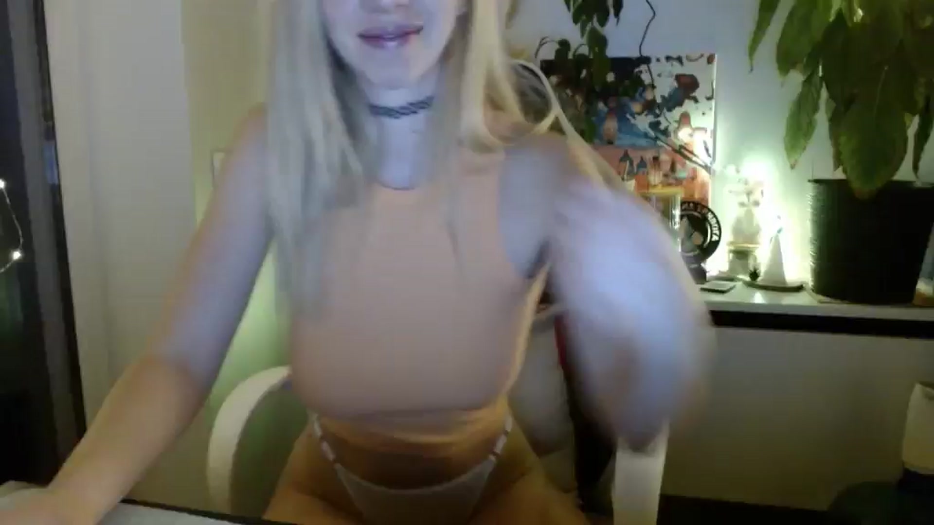 Gallery image thumbnail from Monika_lucci's myfreecams stream on, 02/25/2025, 18:03 image 8 of 20