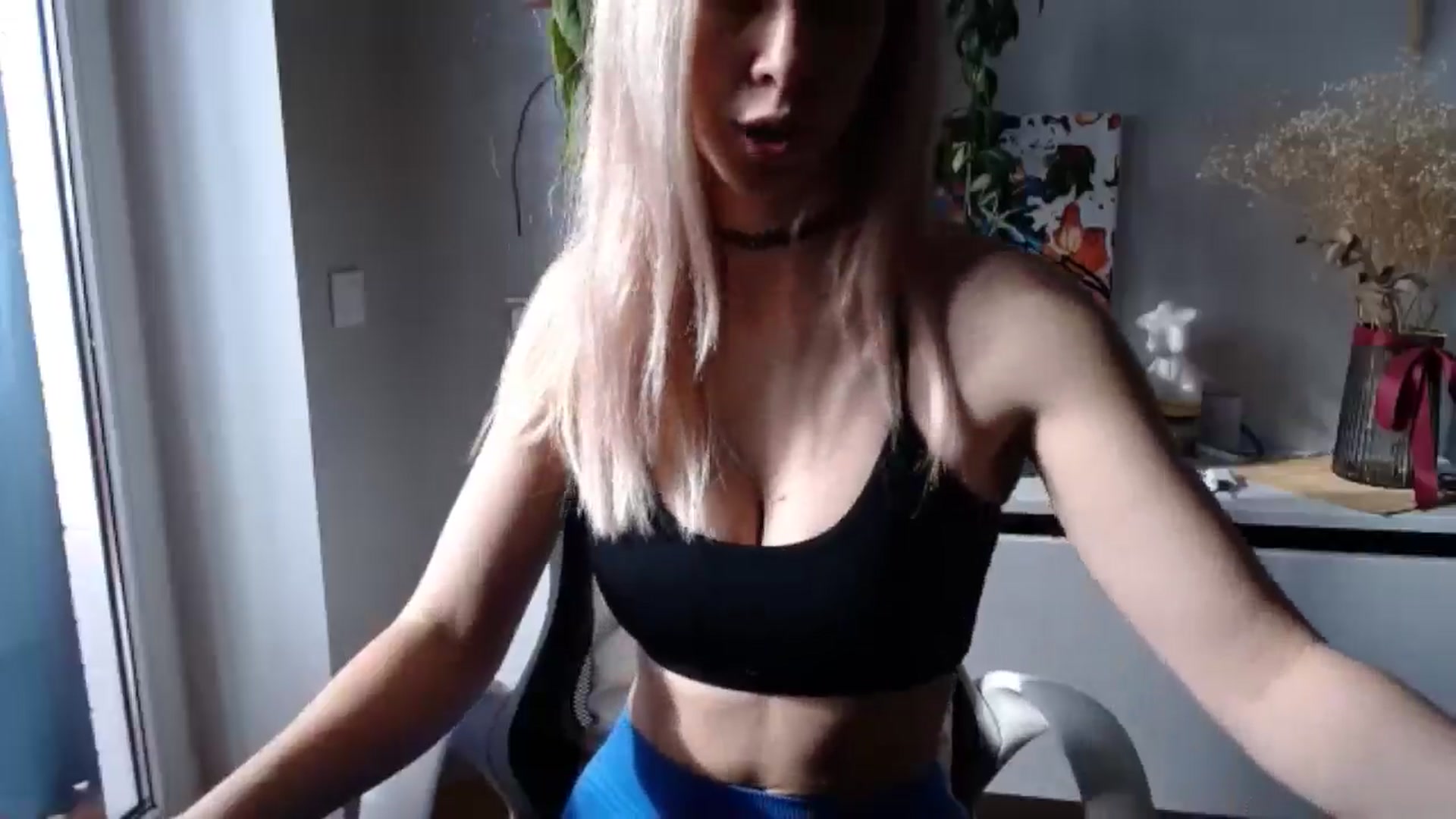 Gallery image thumbnail from Monika_lucci's myfreecams stream on, 04/07/2025, 13:47 image 14 of 20
