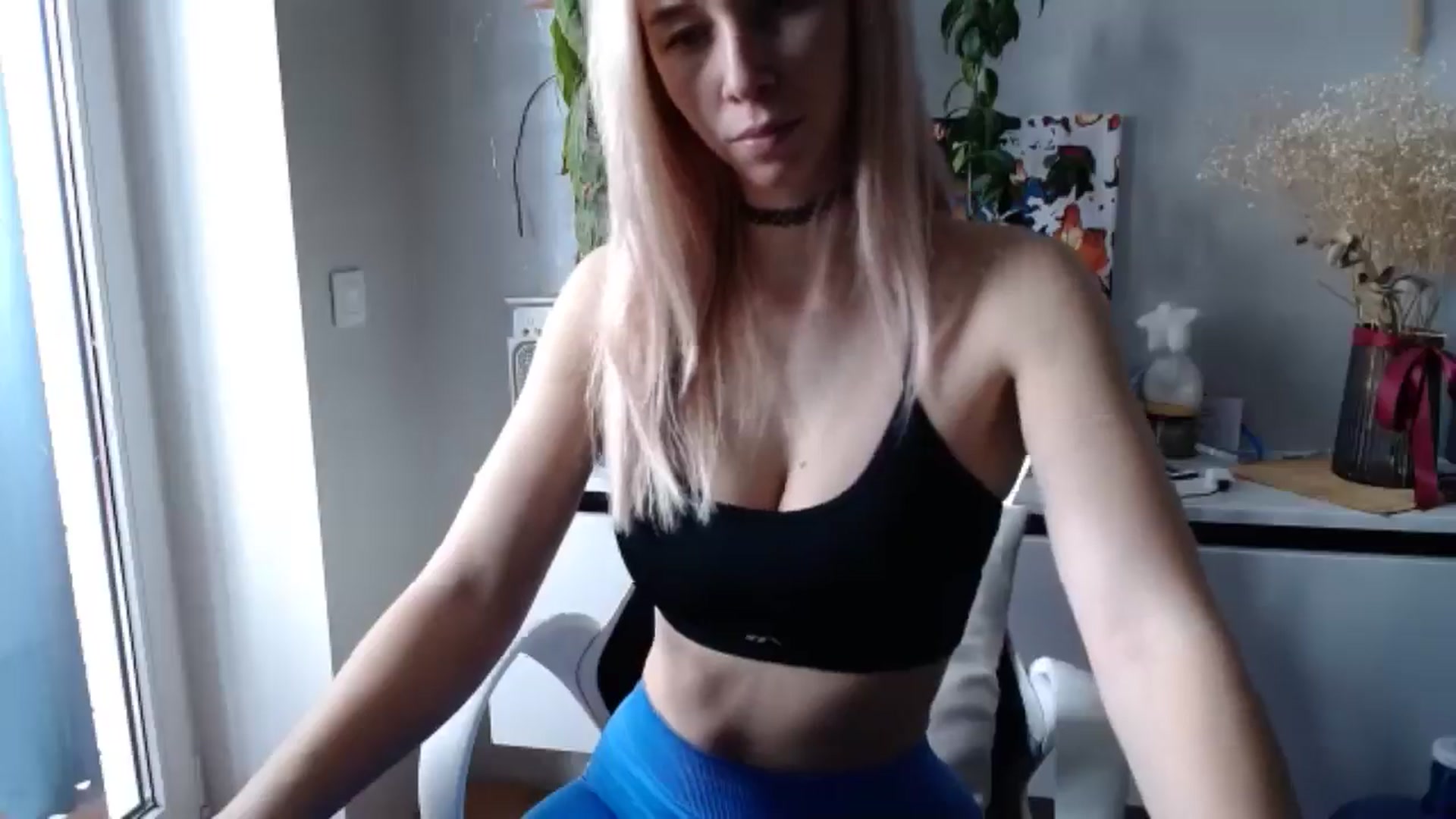 Gallery image thumbnail from Monika_lucci's myfreecams stream on, 04/07/2025, 13:47 image 18 of 20