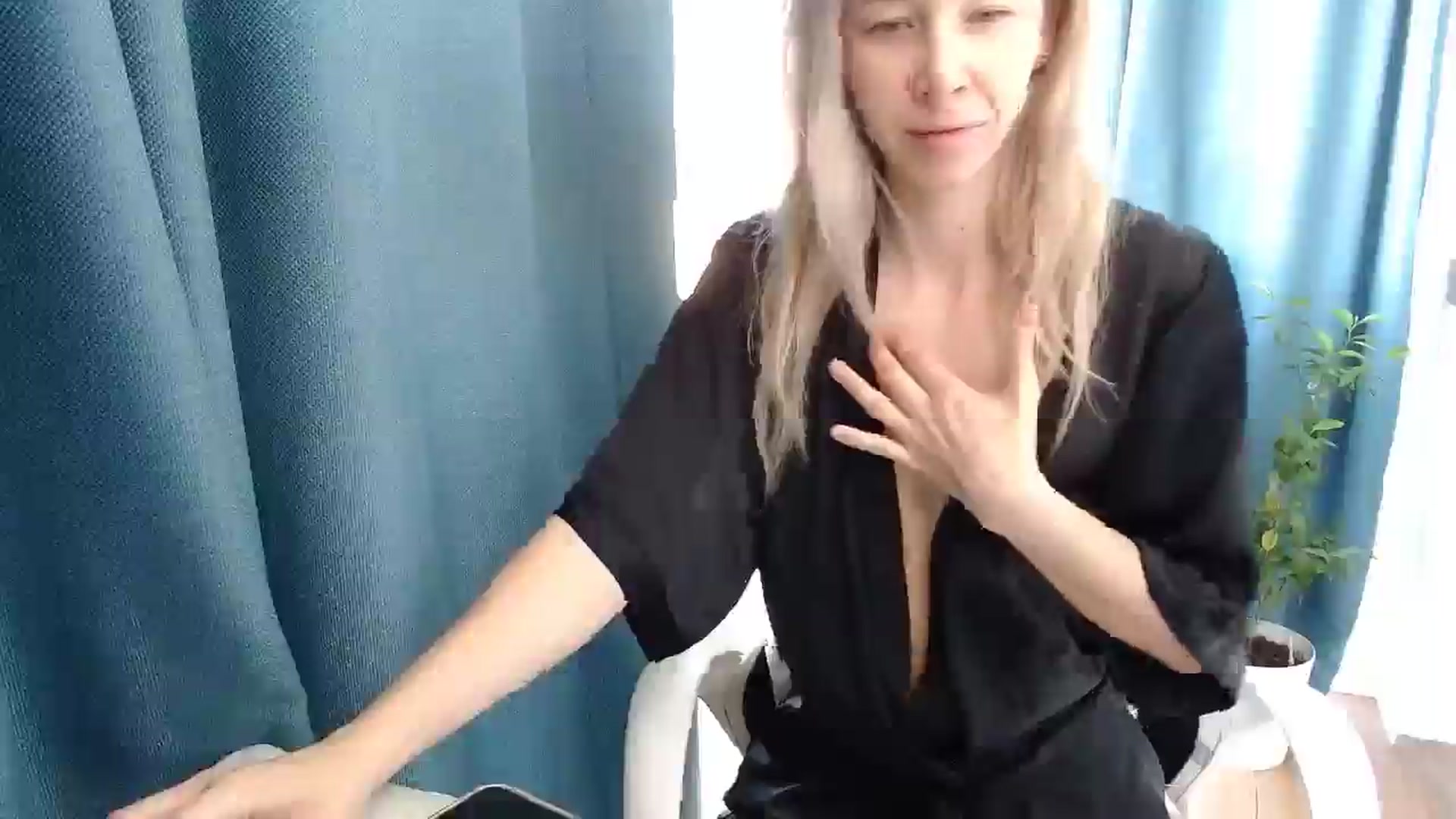 Gallery image thumbnail from Monika_lucci's myfreecams stream on, 06/04/2025, 07:47 image 4 of 20