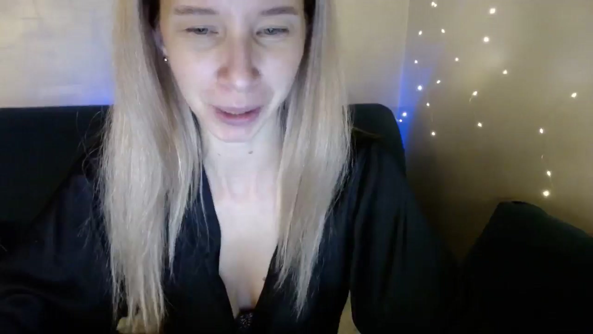 Gallery image thumbnail from Monika_lucci's myfreecams stream on, 11/16/2025, 20:00 image 18 of 20